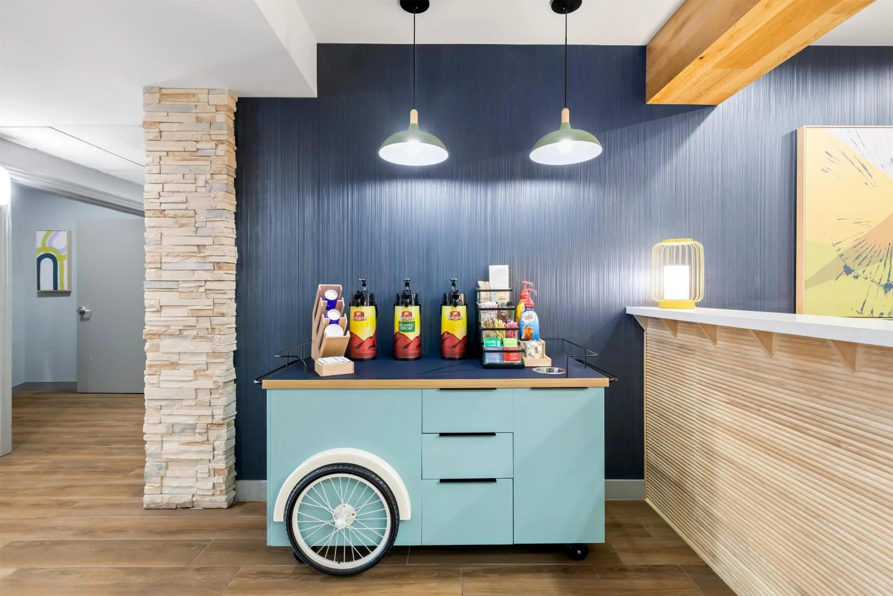 Dining area in Spark By Hilton Redlands