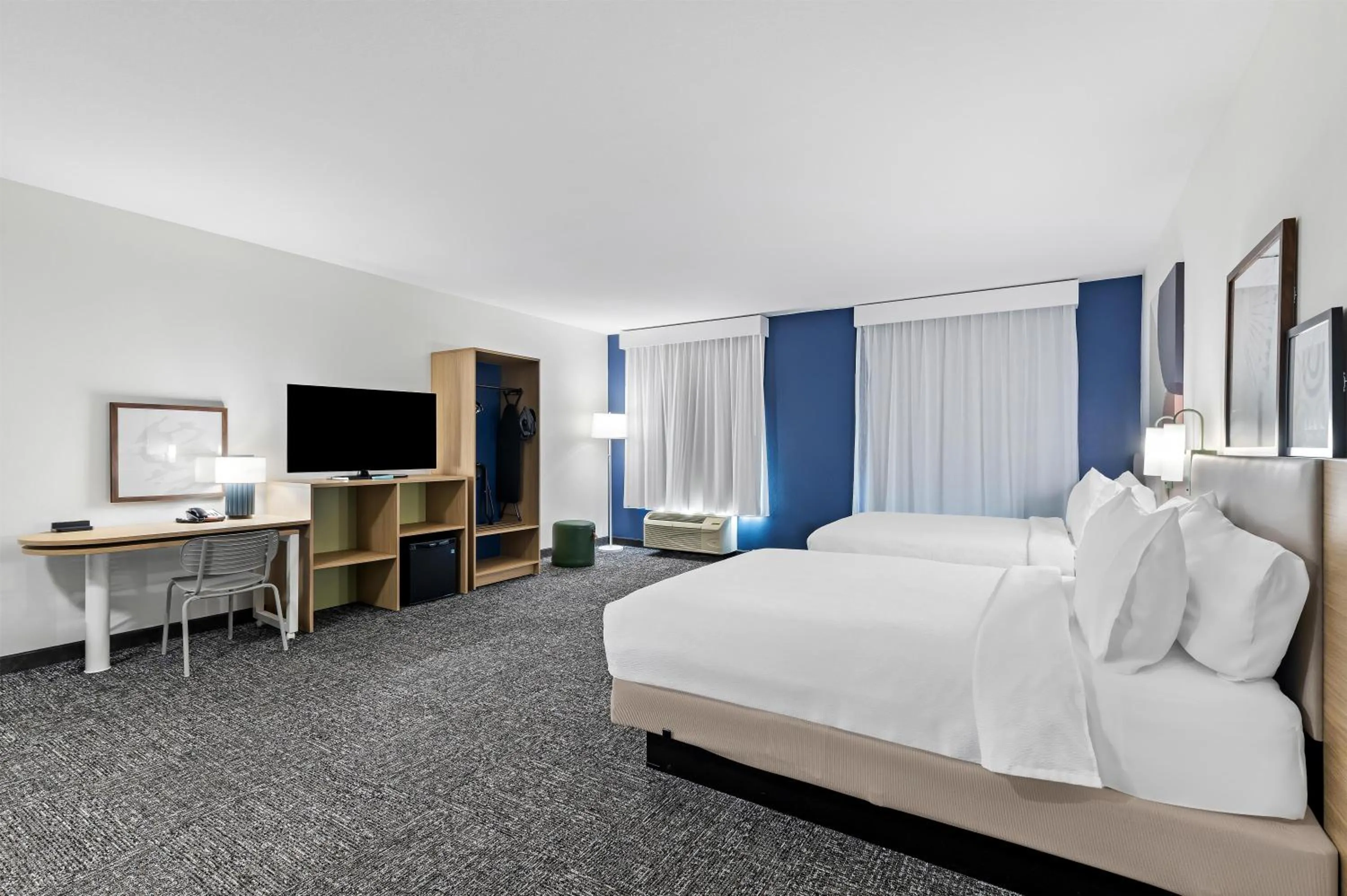 Bed in Spark By Hilton Redlands