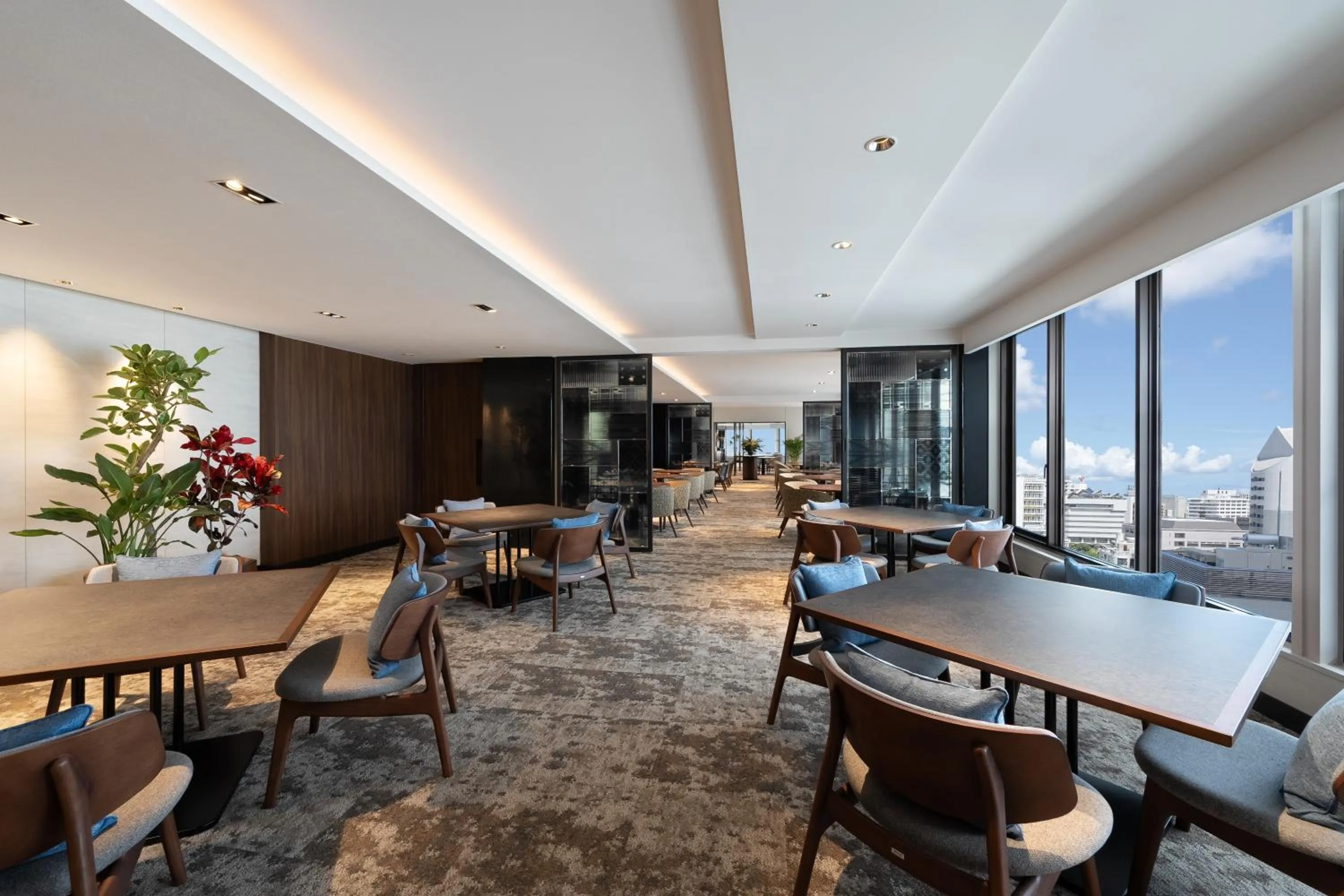Lounge or bar in Okinawa Harborview Hotel