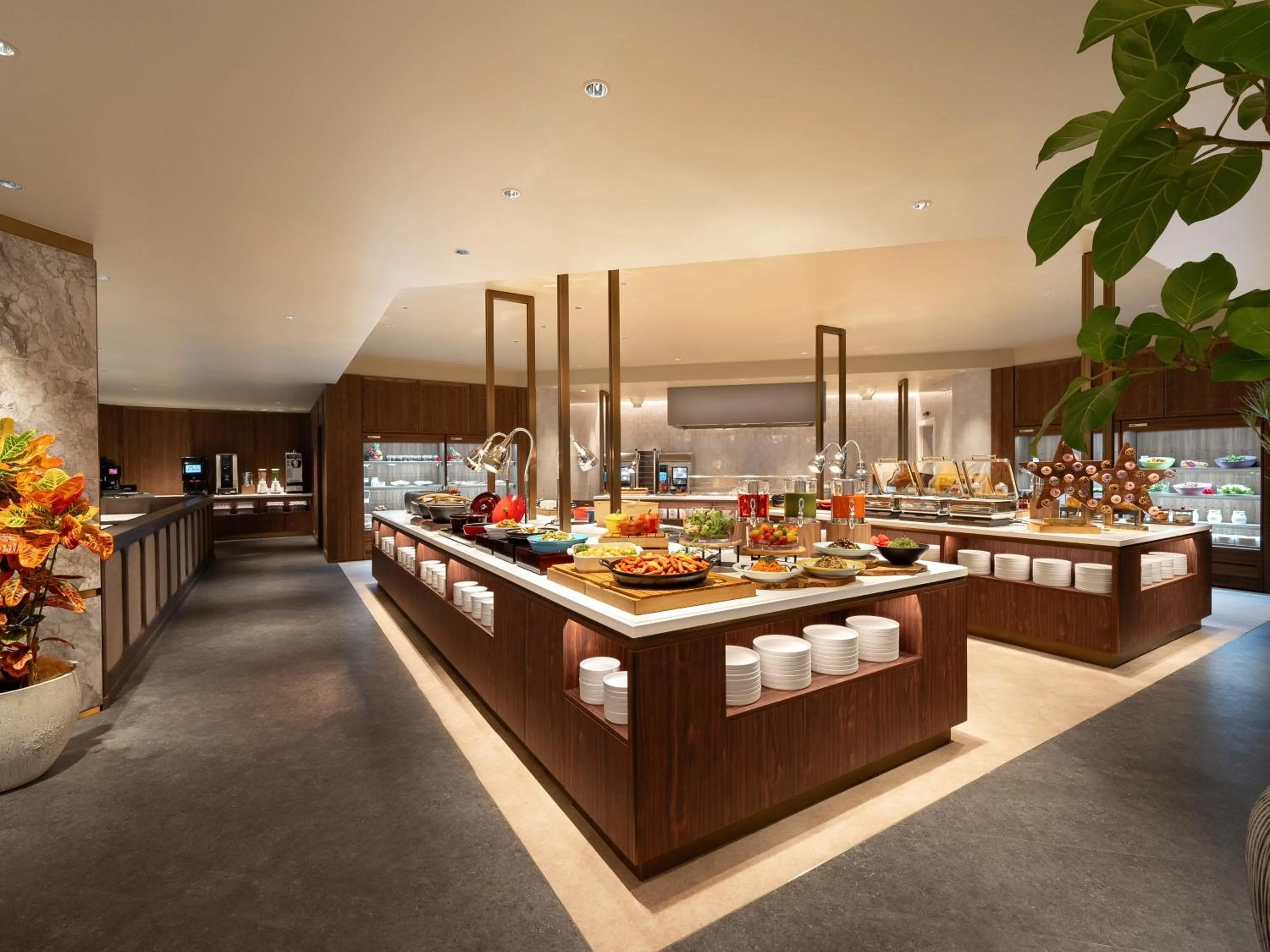 Restaurant/places to eat in Okinawa Harborview Hotel