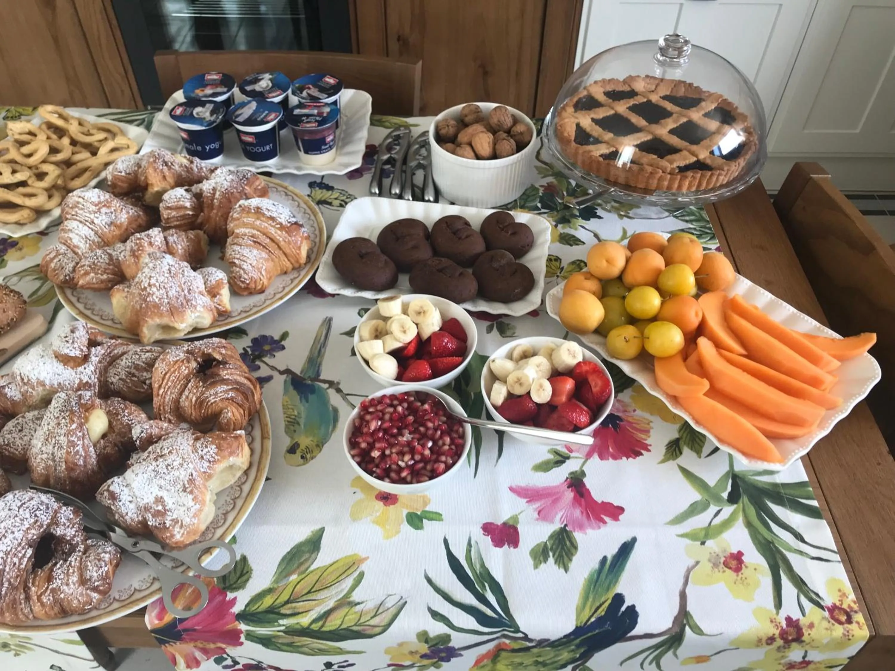 Buffet breakfast in Estlevante B&B