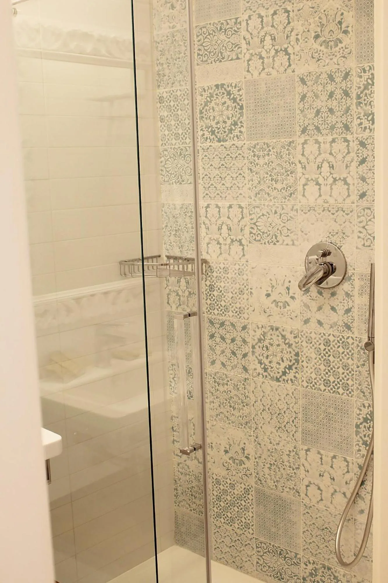 Shower in Estlevante B&B