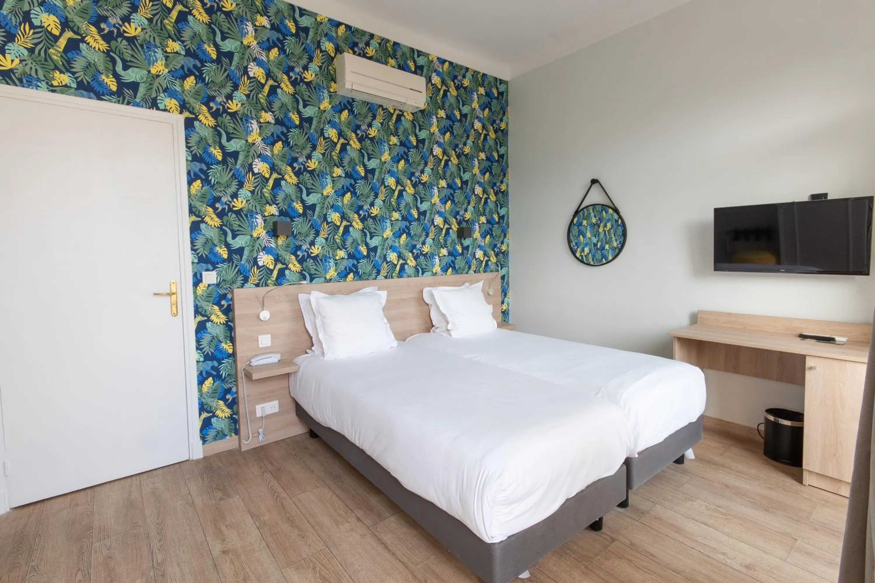 Photo of the whole room, Bed in Hotel Aria