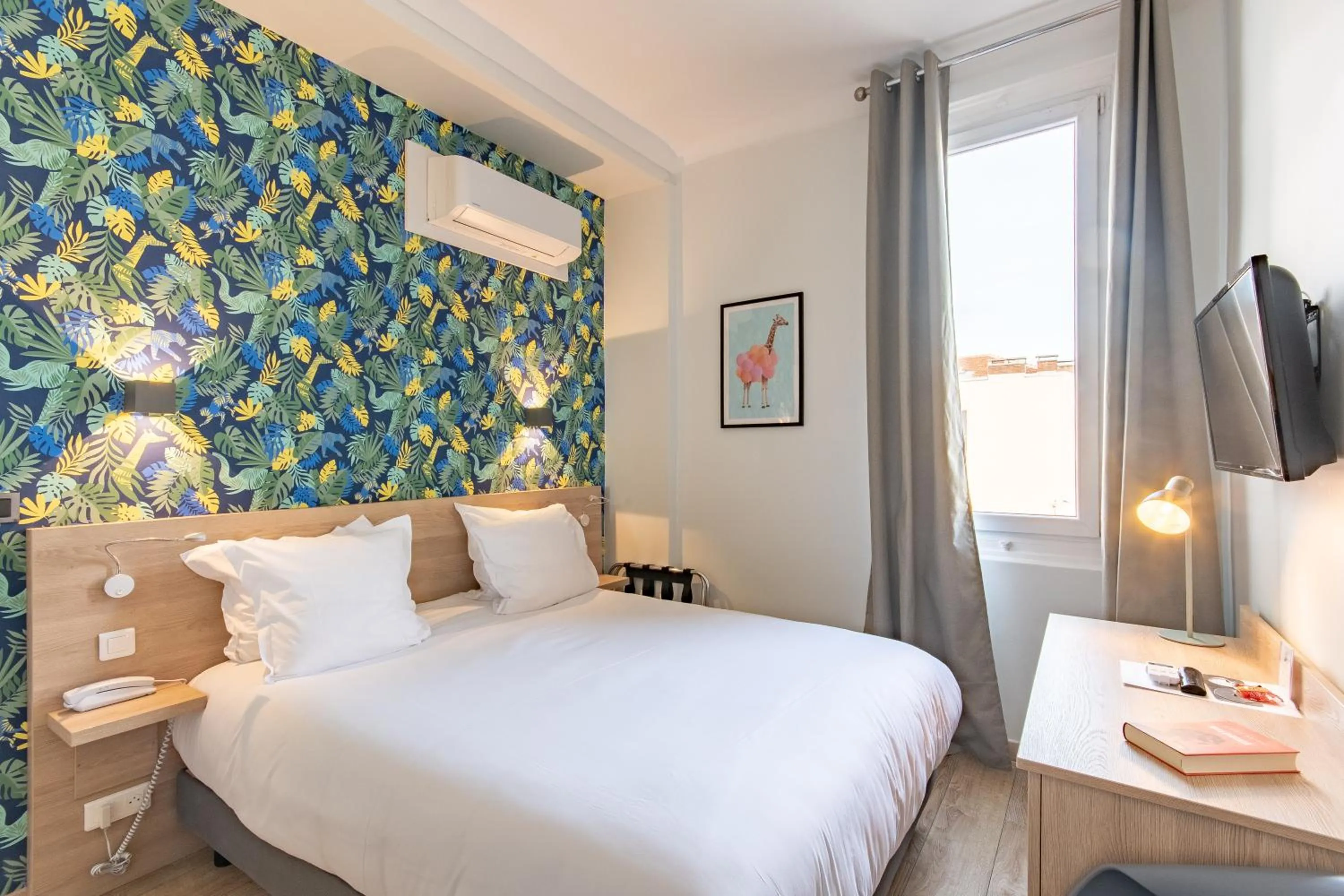 Photo of the whole room, Bed in Hotel Aria