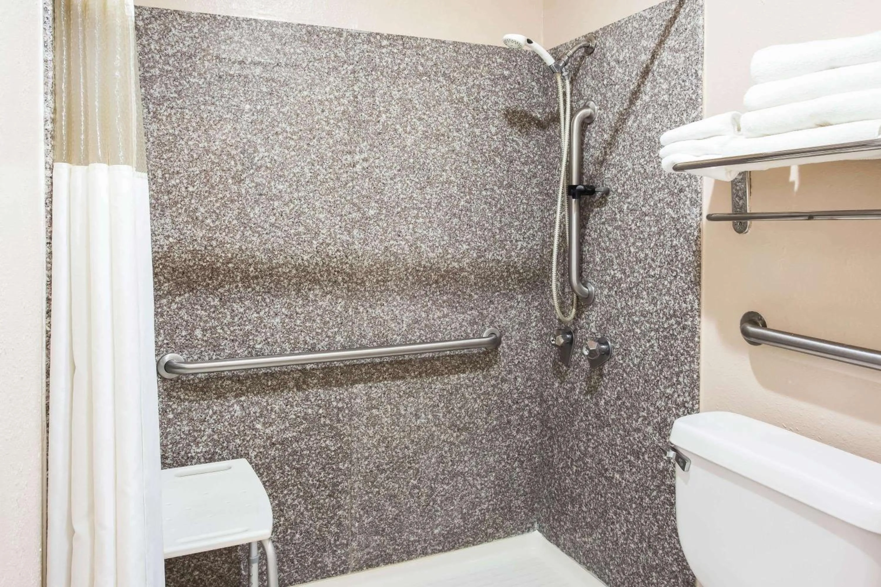 Bathroom in Super 8 by Wyndham Giddings