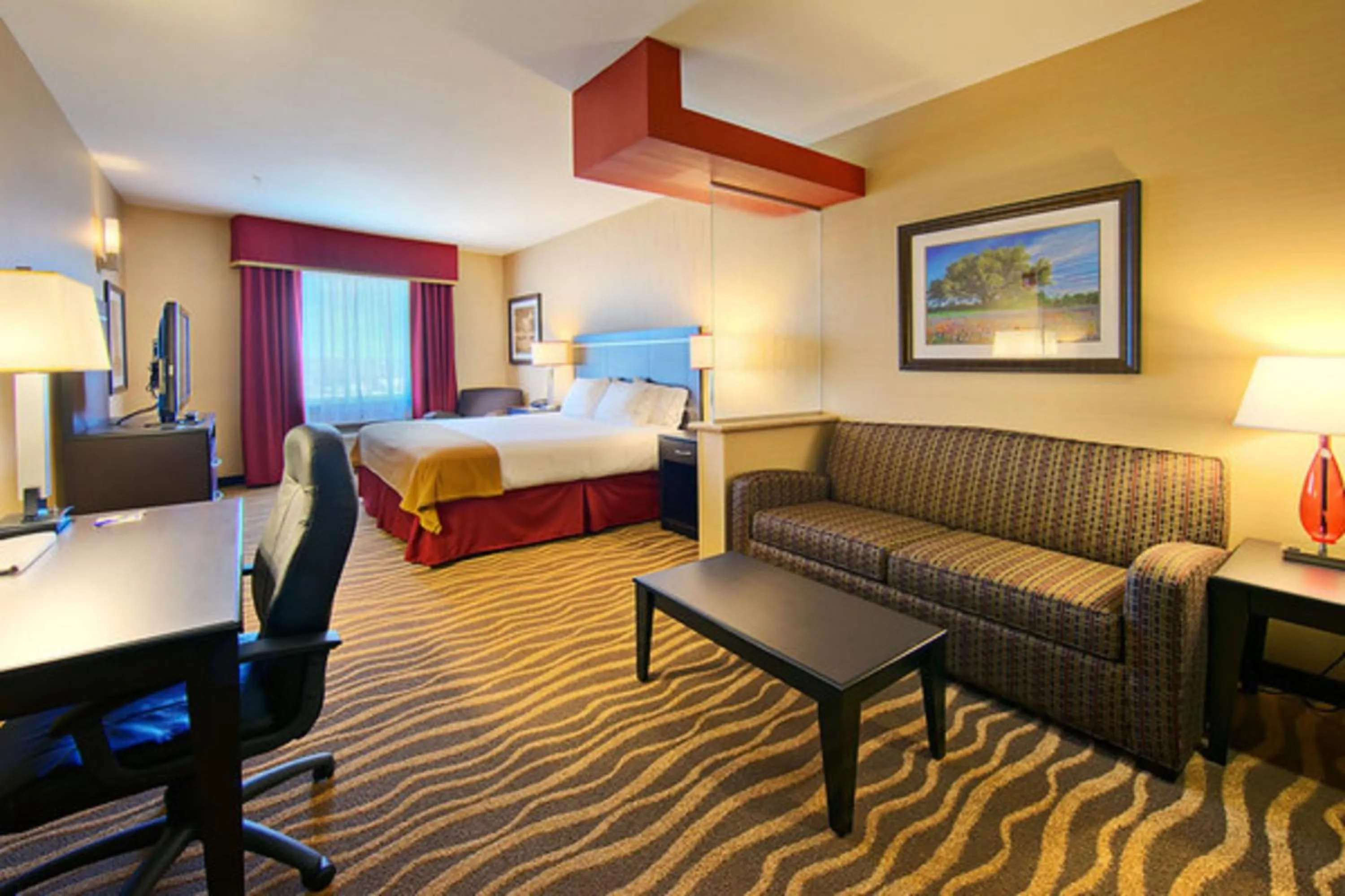 Photo of the whole room, Bed in Holiday Inn Express & Suites Cotulla by IHG