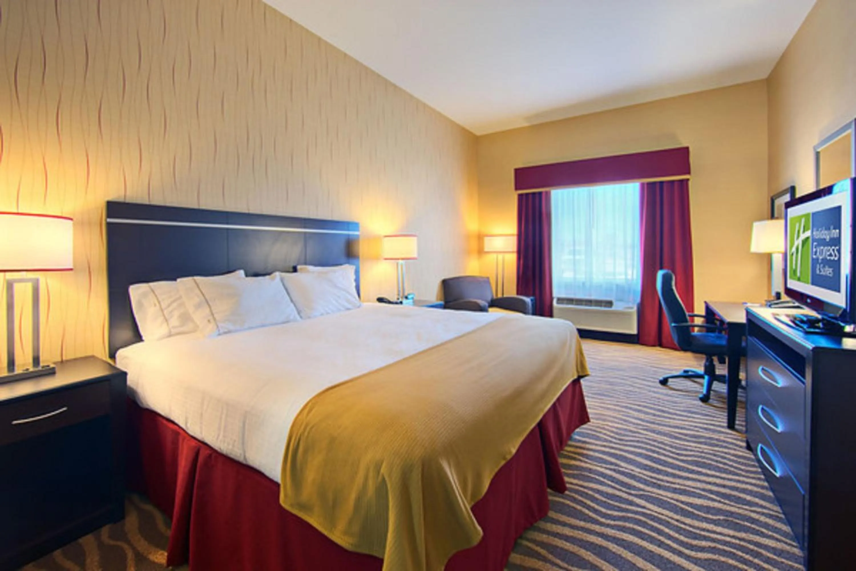 Photo of the whole room, Bed in Holiday Inn Express & Suites Cotulla by IHG