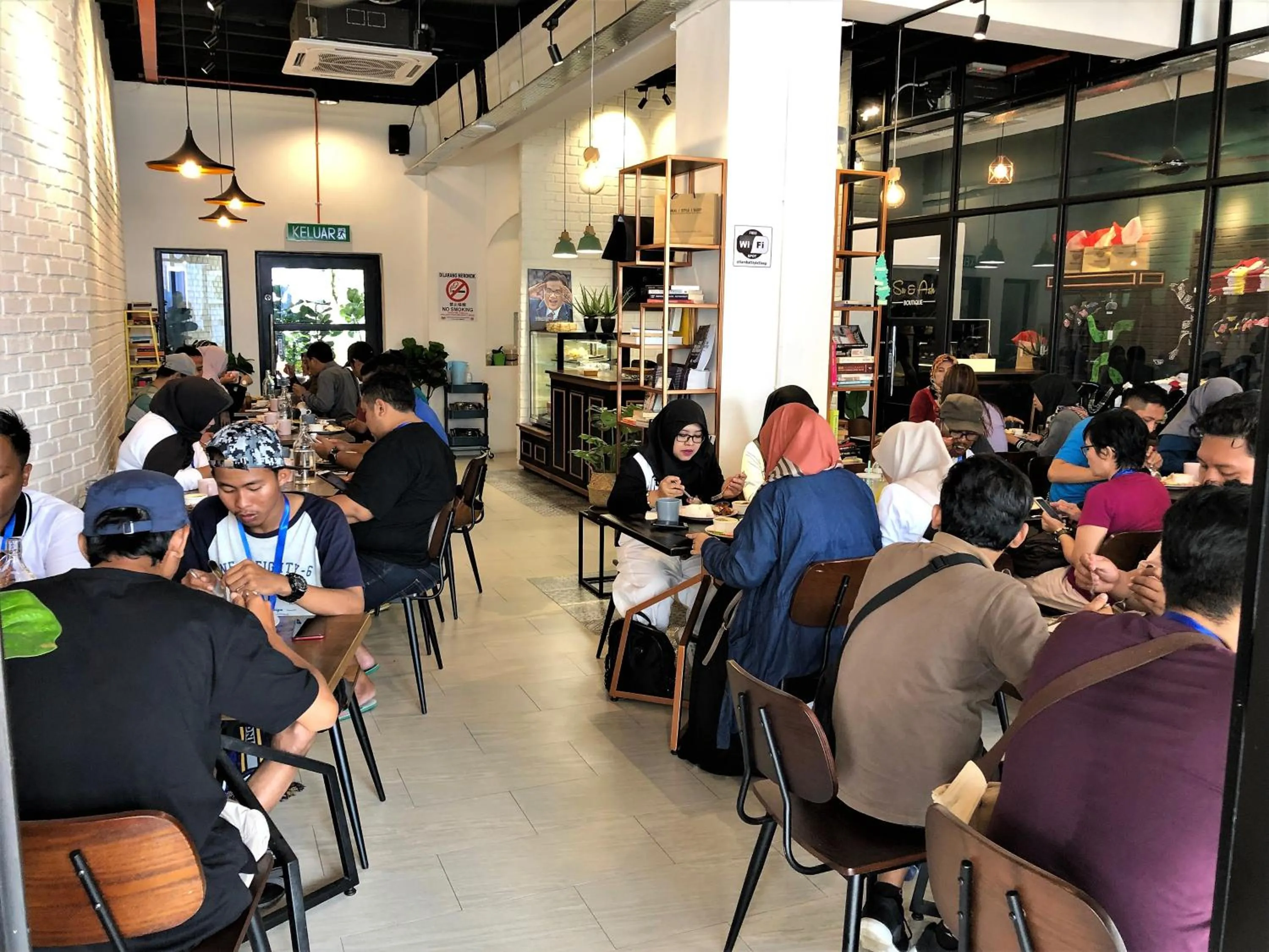 Restaurant/places to eat in Sleep Here Hostel, Melaka