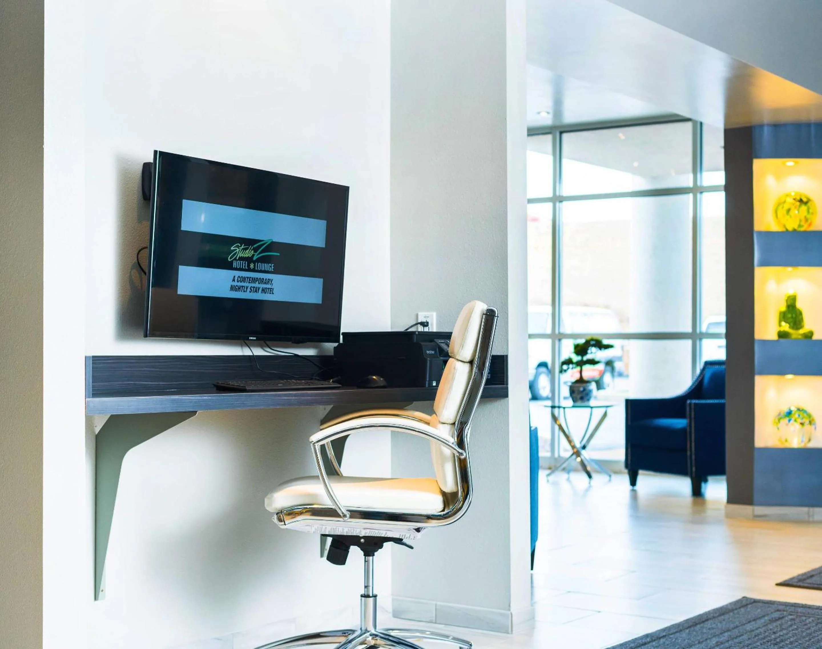 Business facilities in Studio Z, an Ascend Collection Hotel