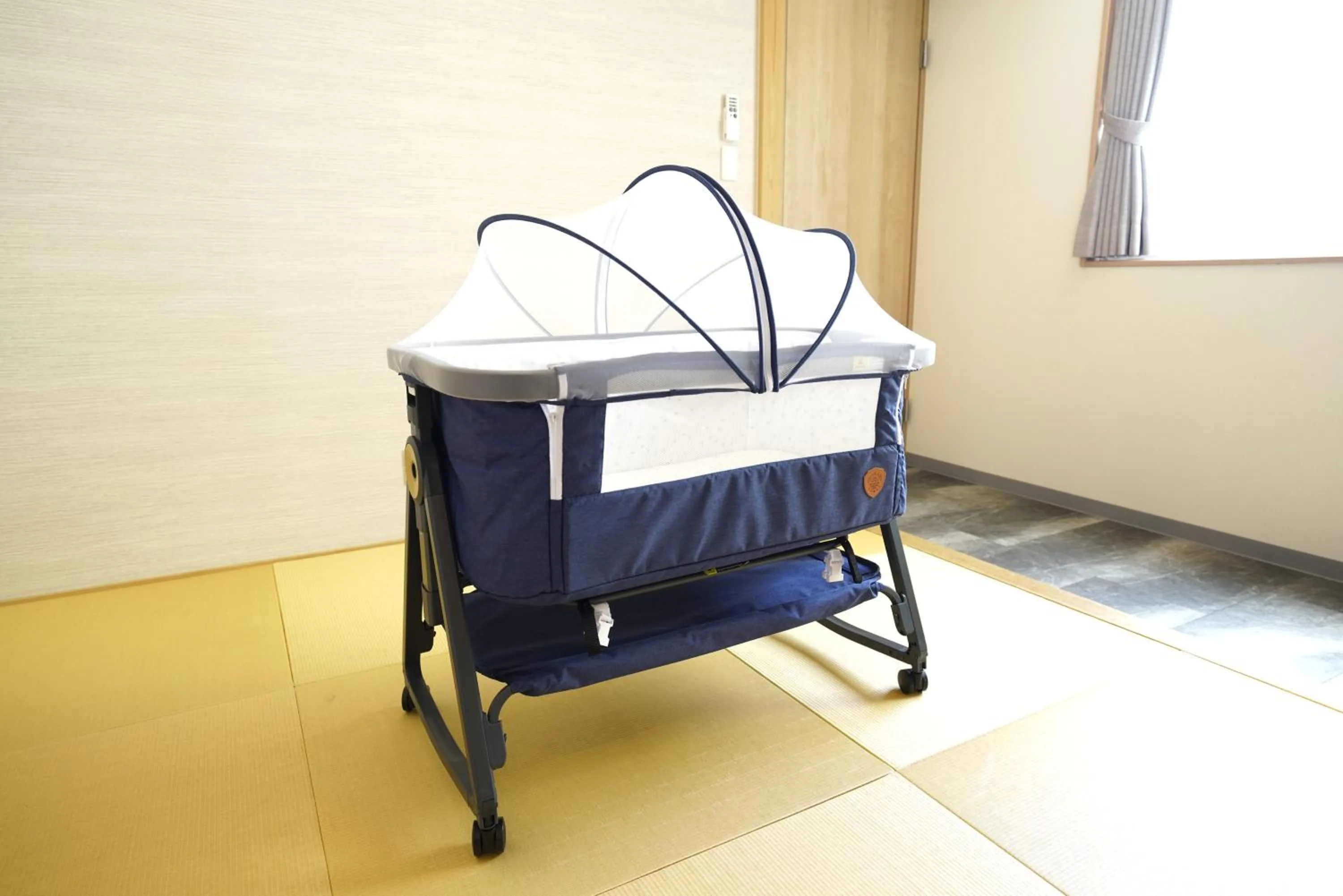 children in GLANZ KEI Kyoto Station