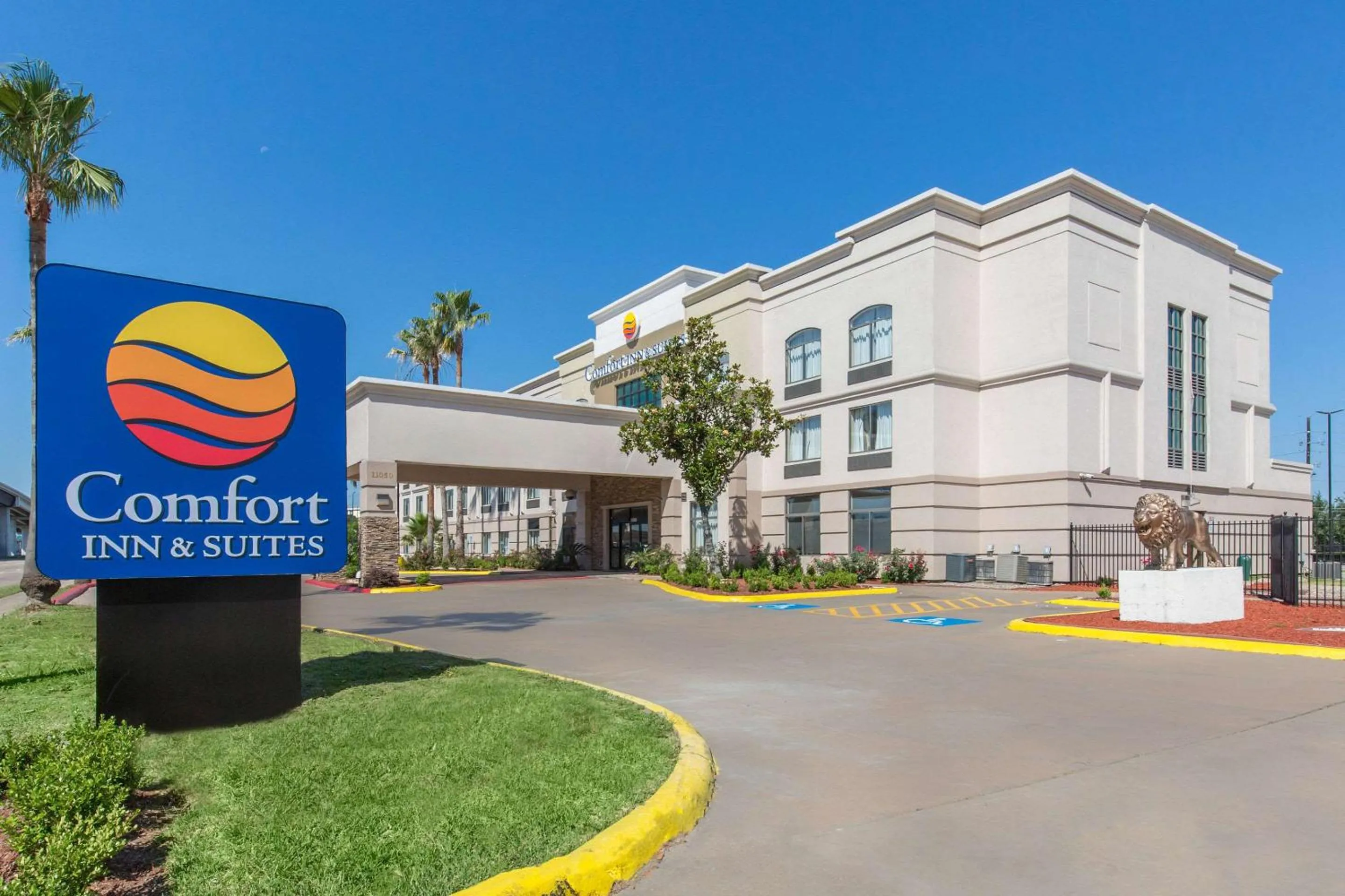 Property building in Comfort Inn & Suites SW Houston Sugarland