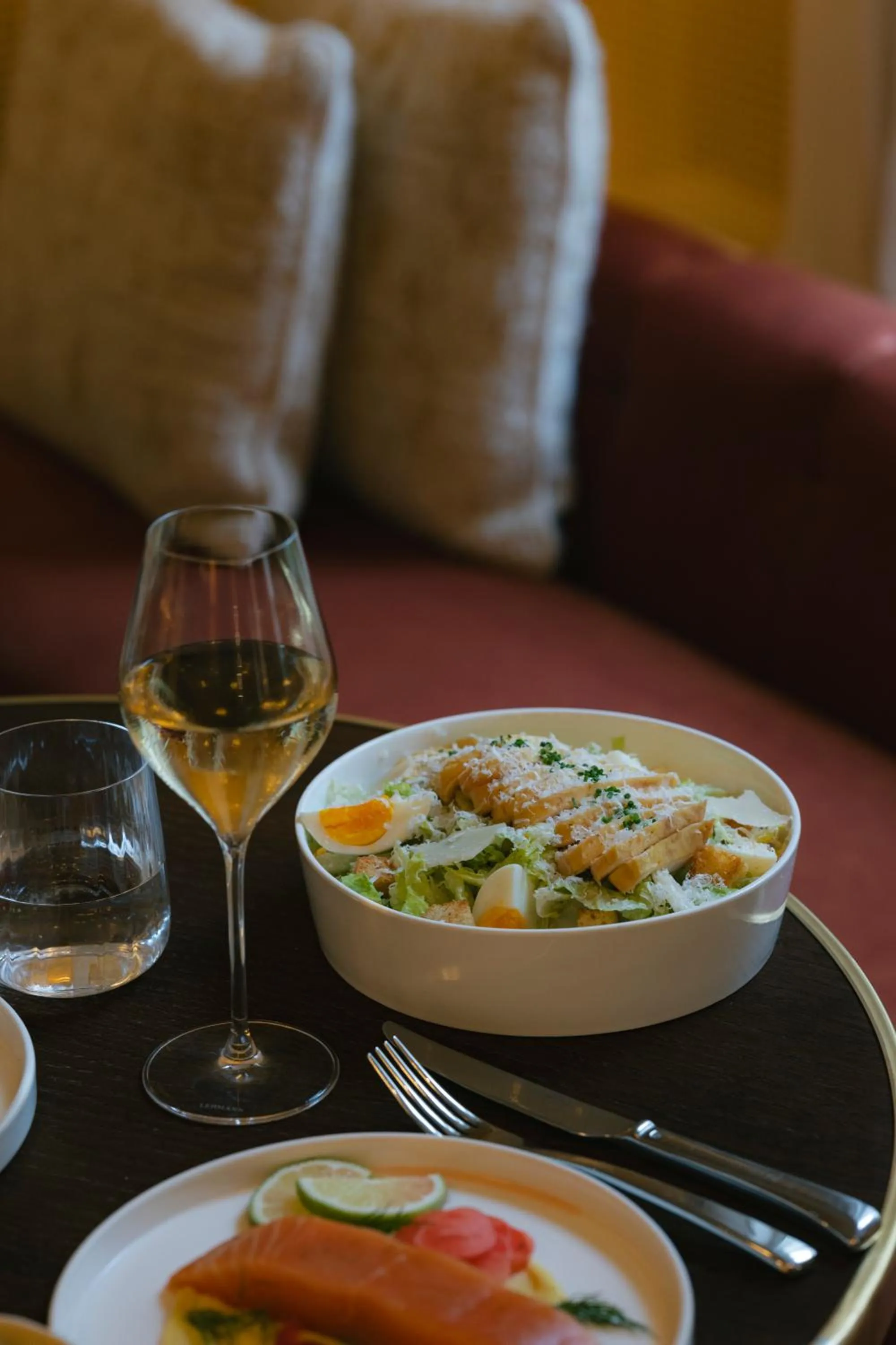 Living room in Château des Fleurs Hôtel & Spa Paris