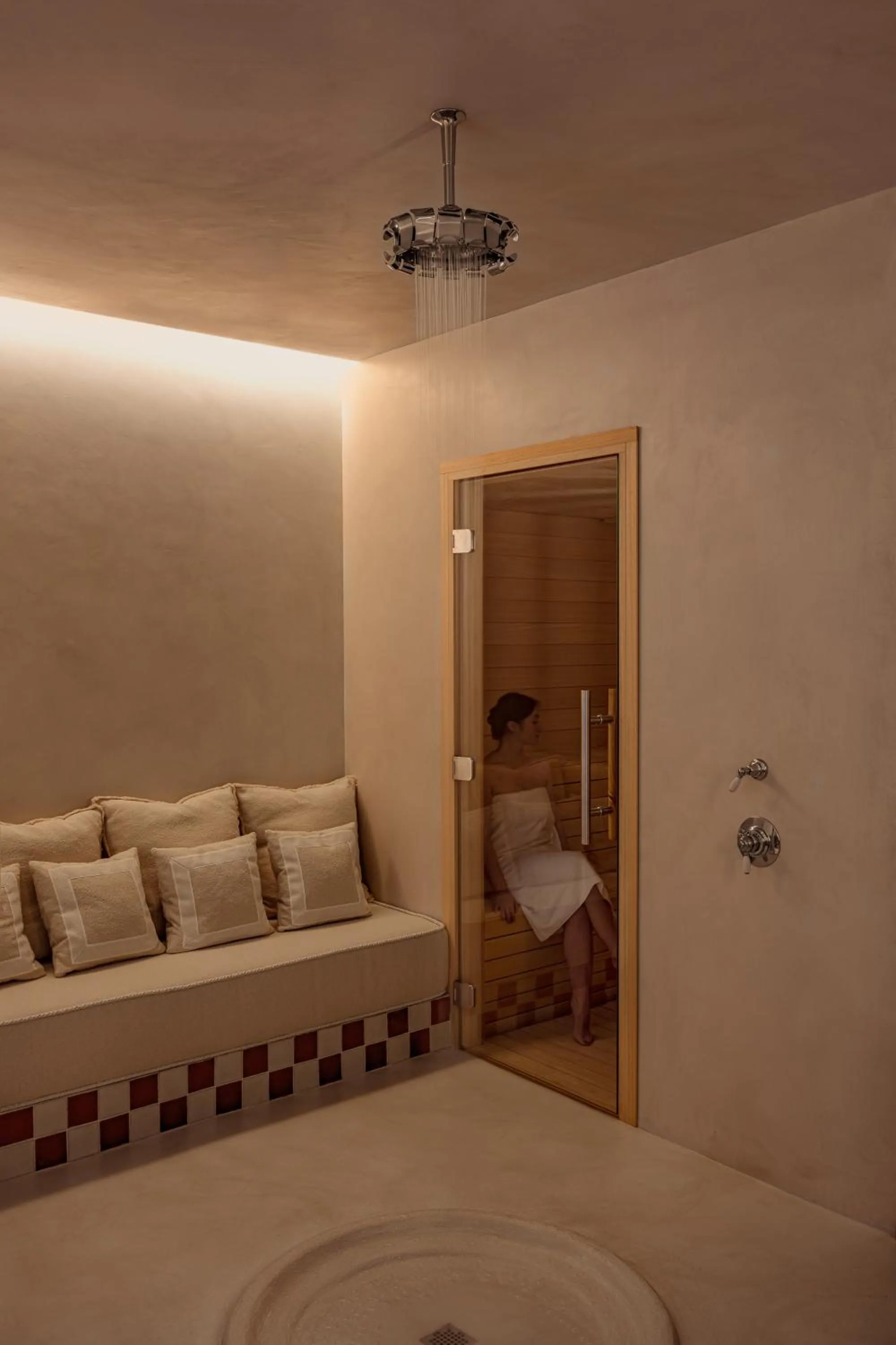 Spa and wellness centre/facilities in Château des Fleurs Hôtel & Spa Paris