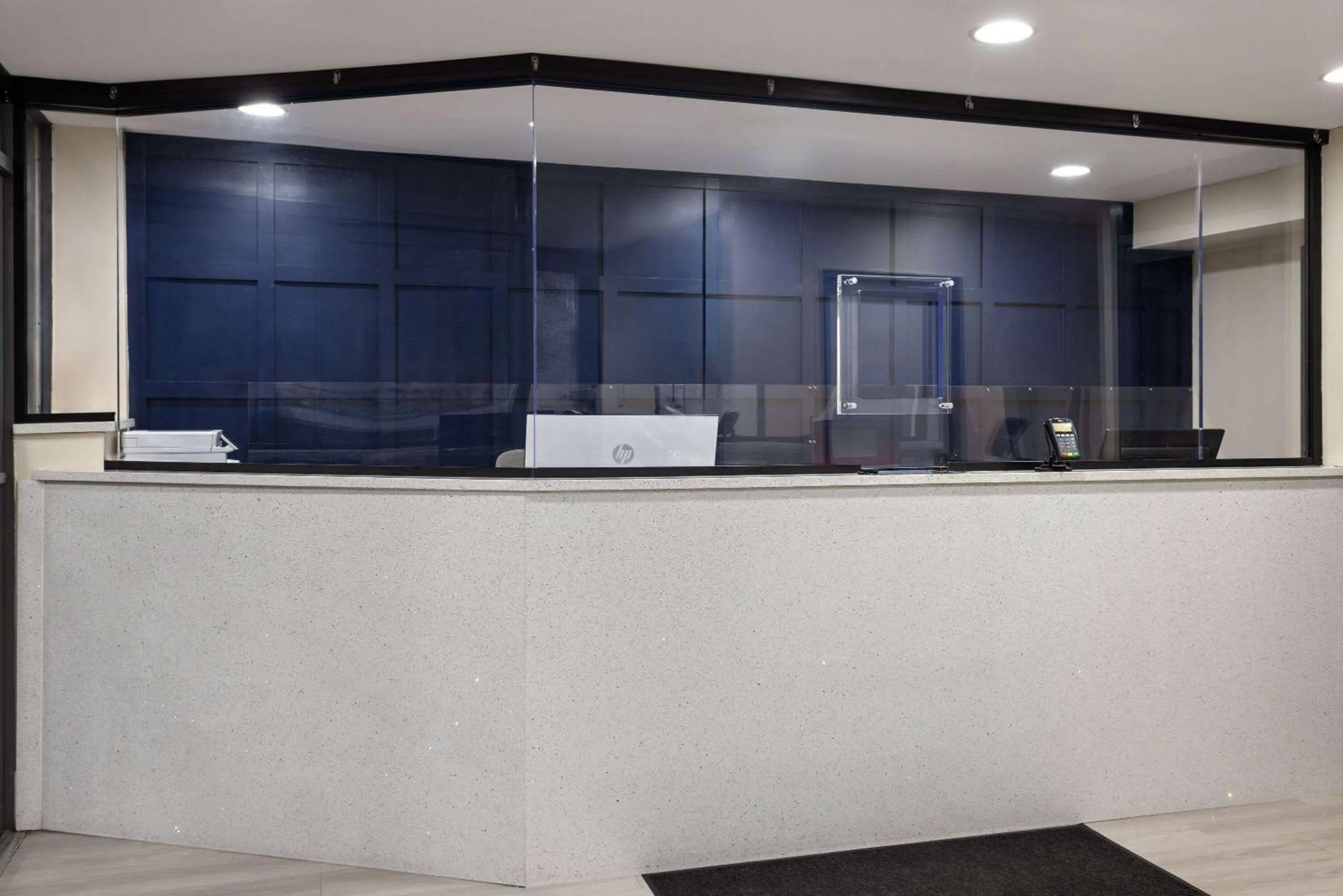 Lobby or reception in Travelodge by Wyndham Manhasset
