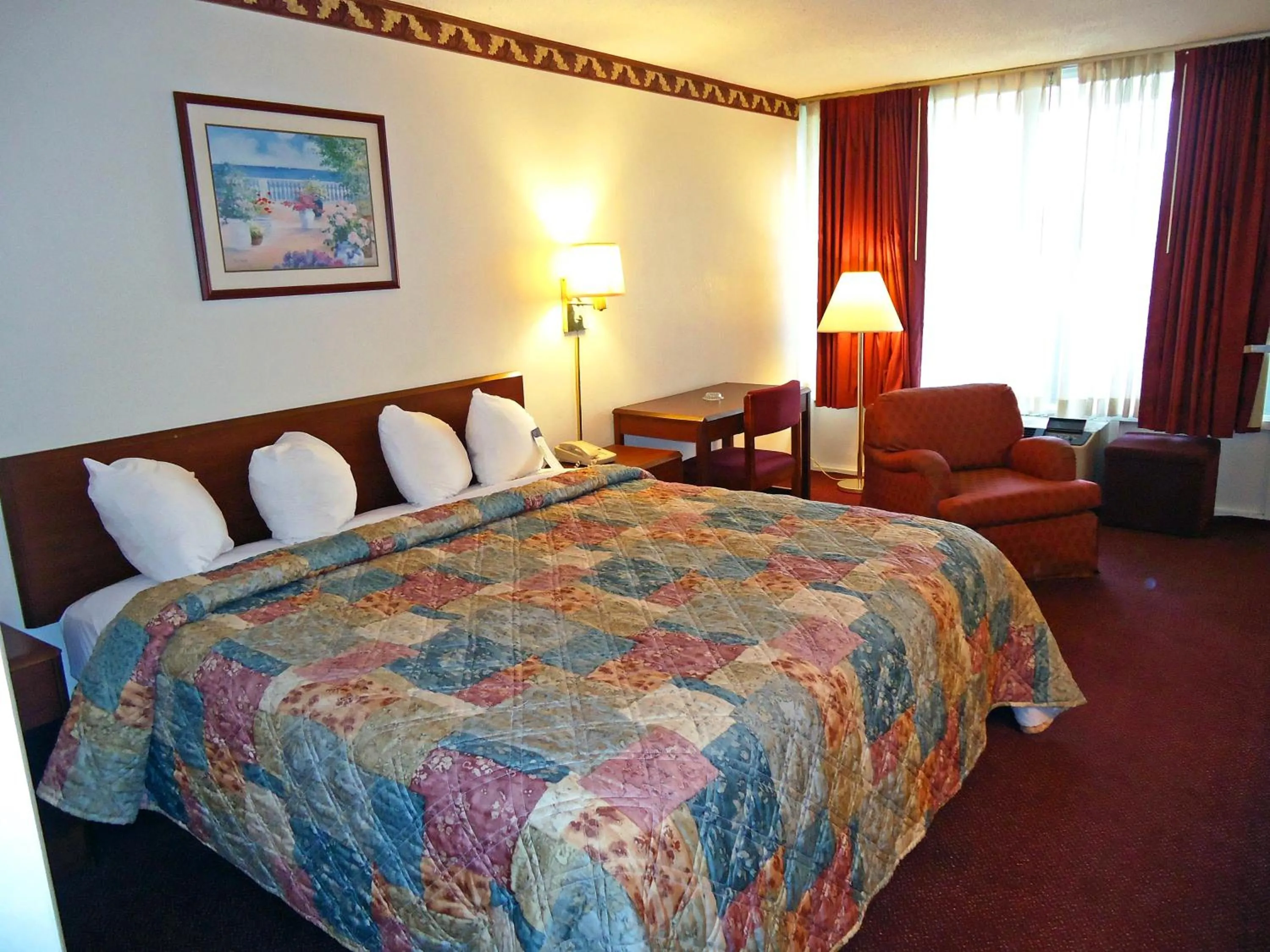 Bedroom, Bed in Motel 6-Troy, OH