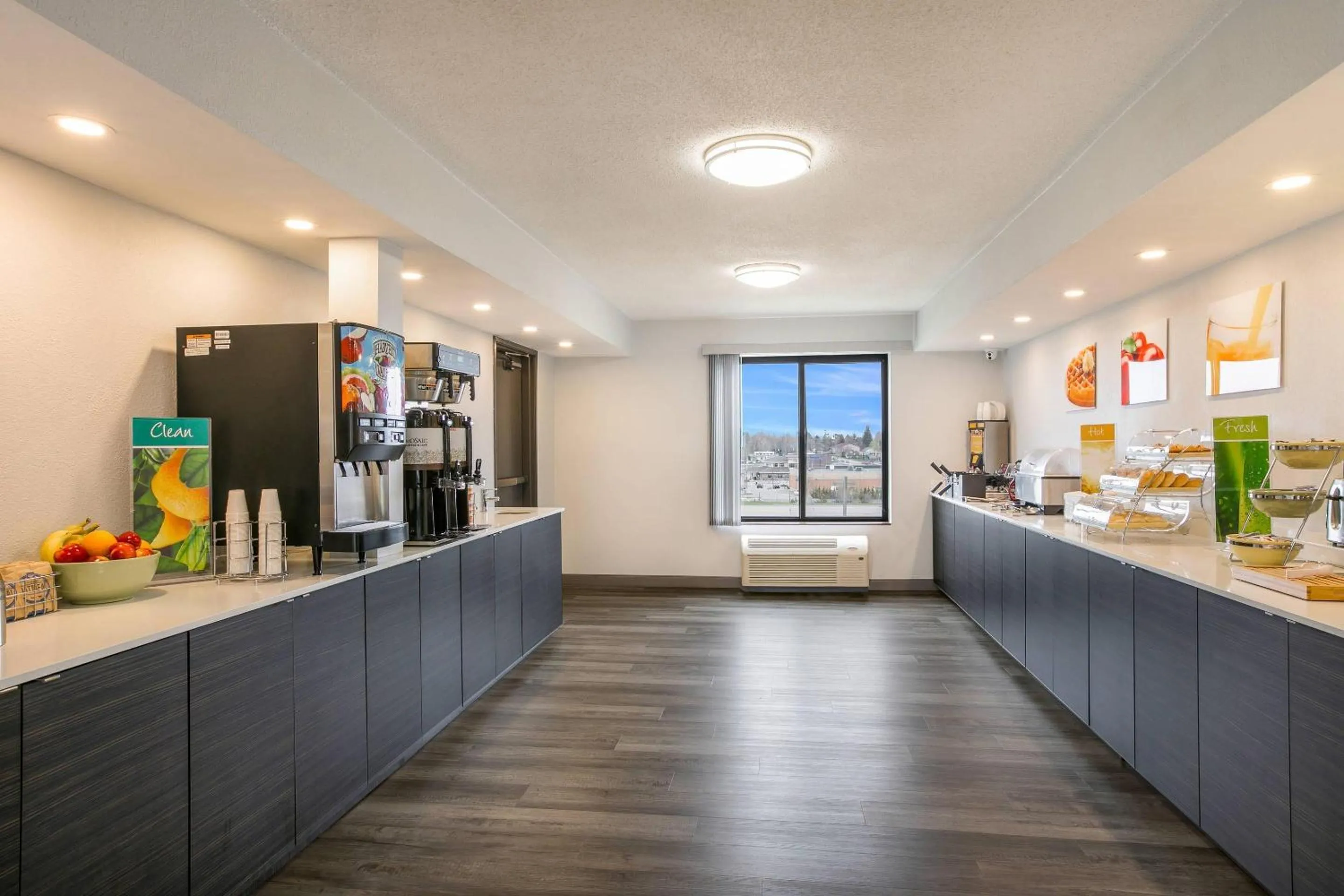 Breakfast in Quality Inn Marquette