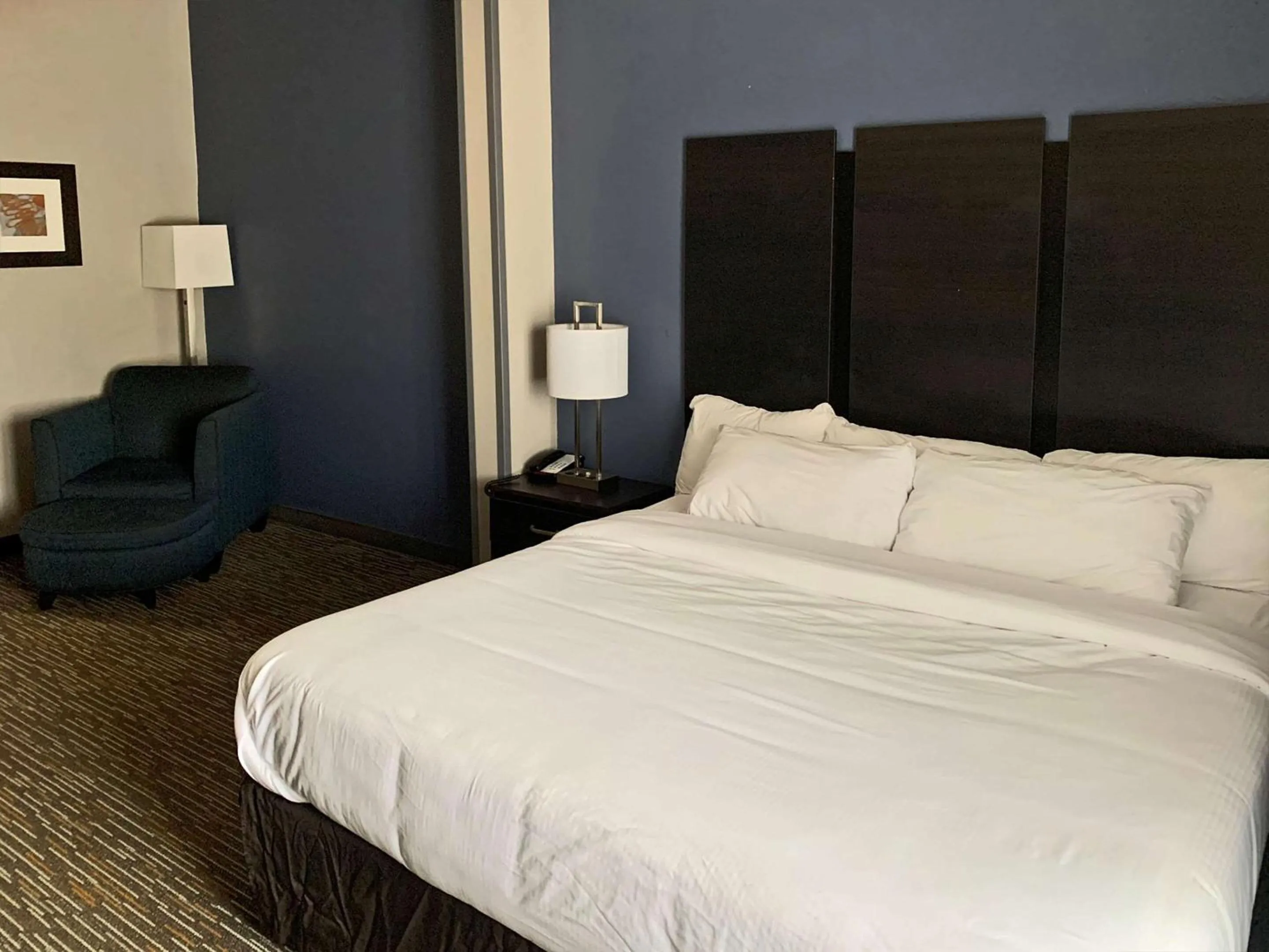 Bedroom, Bed in Comfort Inn & Suites Columbus North