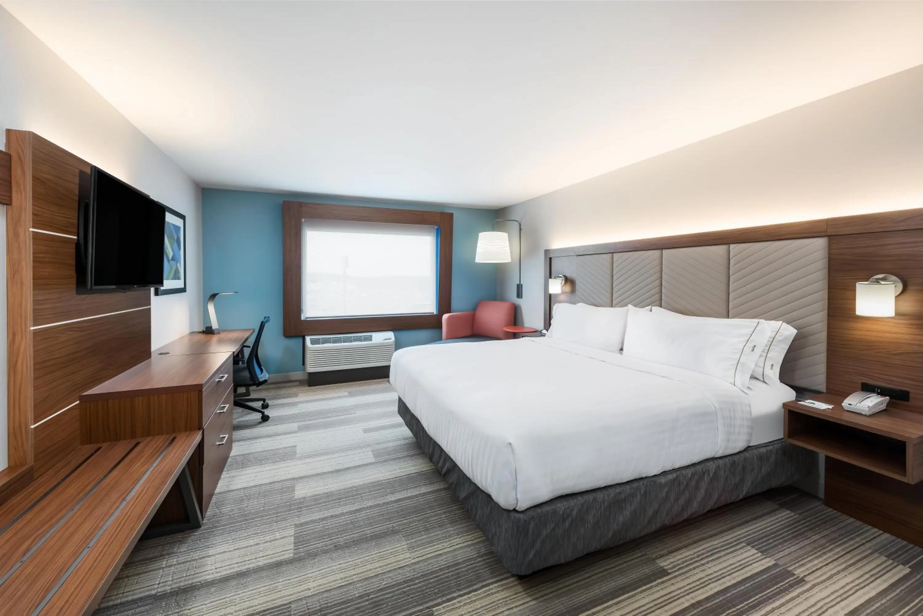 Photo of the whole room in Holiday Inn Express & Suites West Plains Southwest by IHG