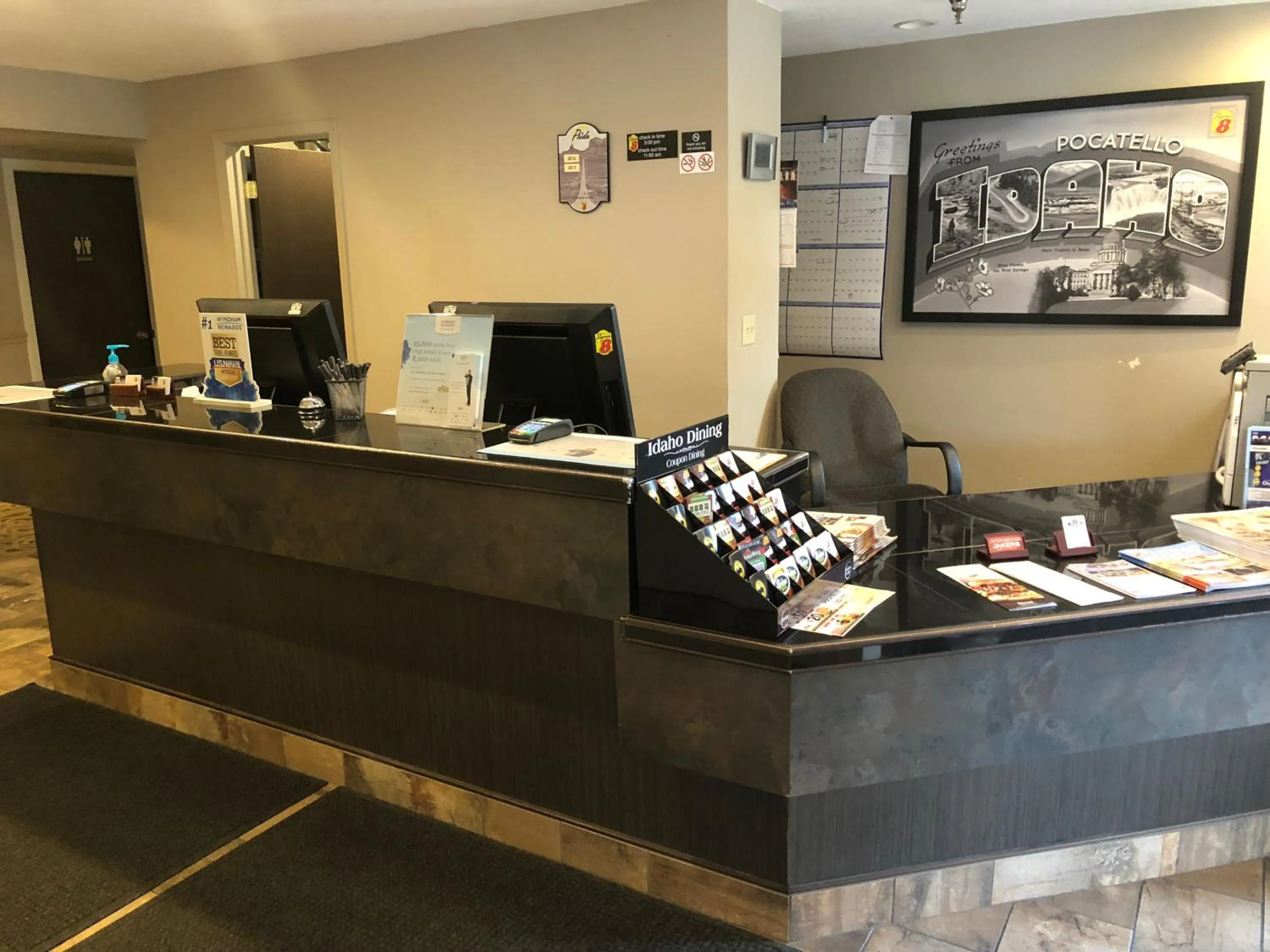 Lobby or reception in Super 8 by Wyndham Pocatello