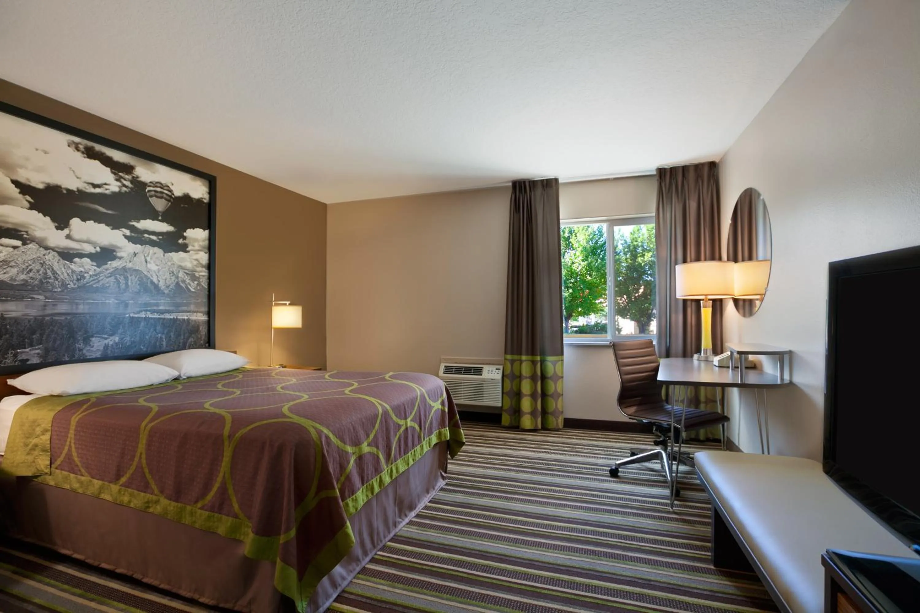 Bedroom, Bed in Super 8 by Wyndham Pocatello