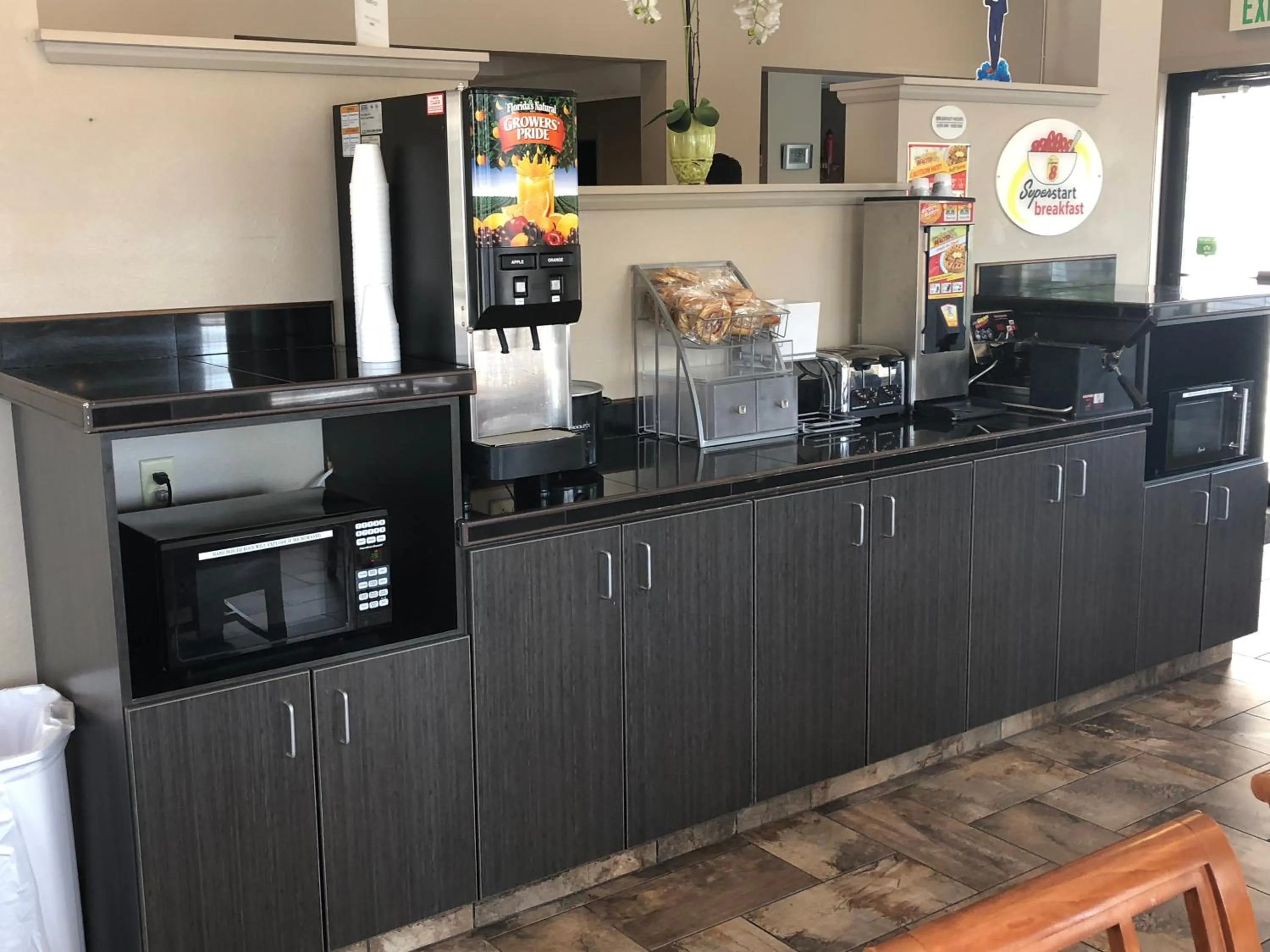 Breakfast in Super 8 by Wyndham Pocatello