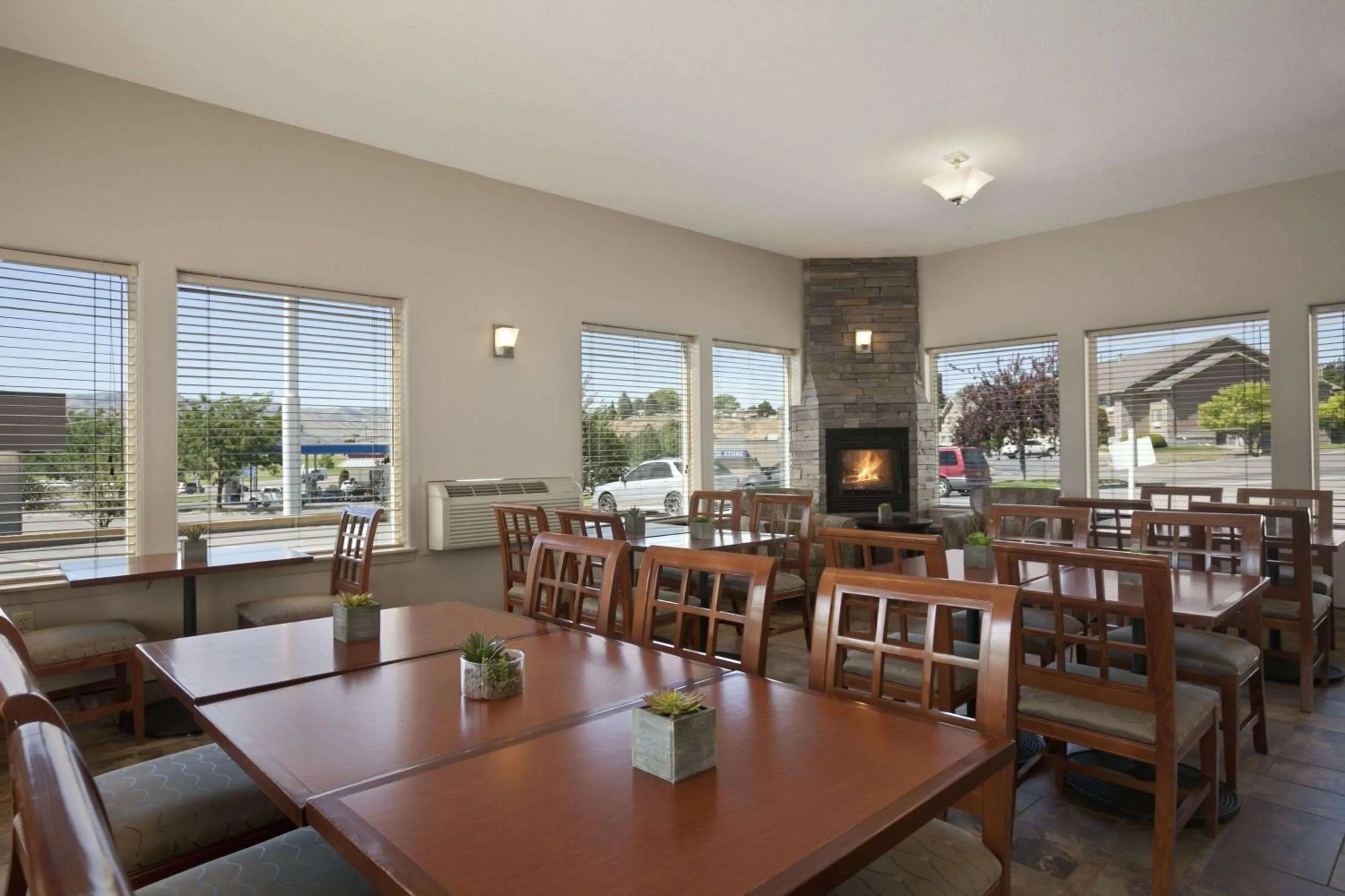 Restaurant/places to eat in Super 8 by Wyndham Pocatello