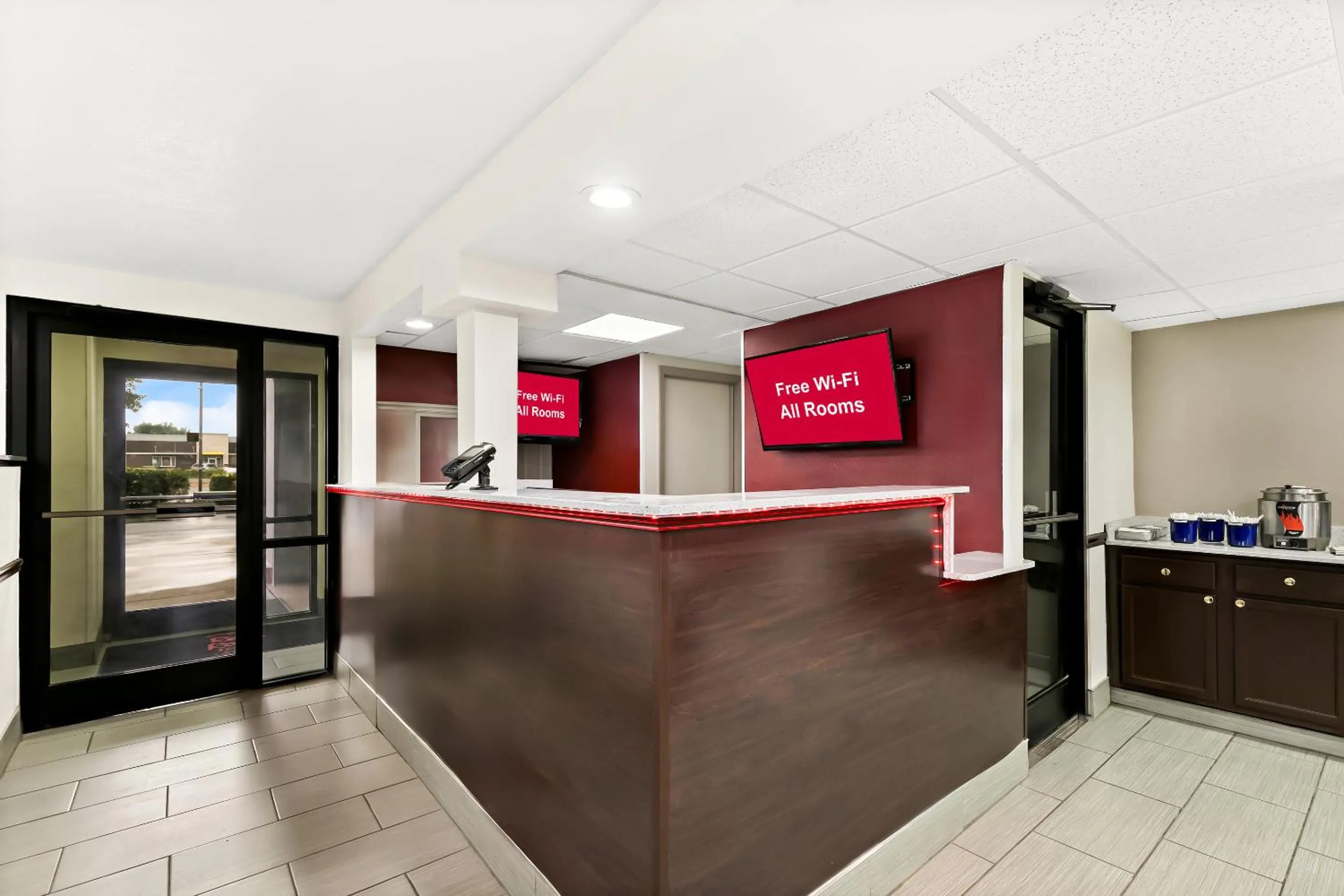 Lobby or reception in Red Roof Inn & Suites Duncan