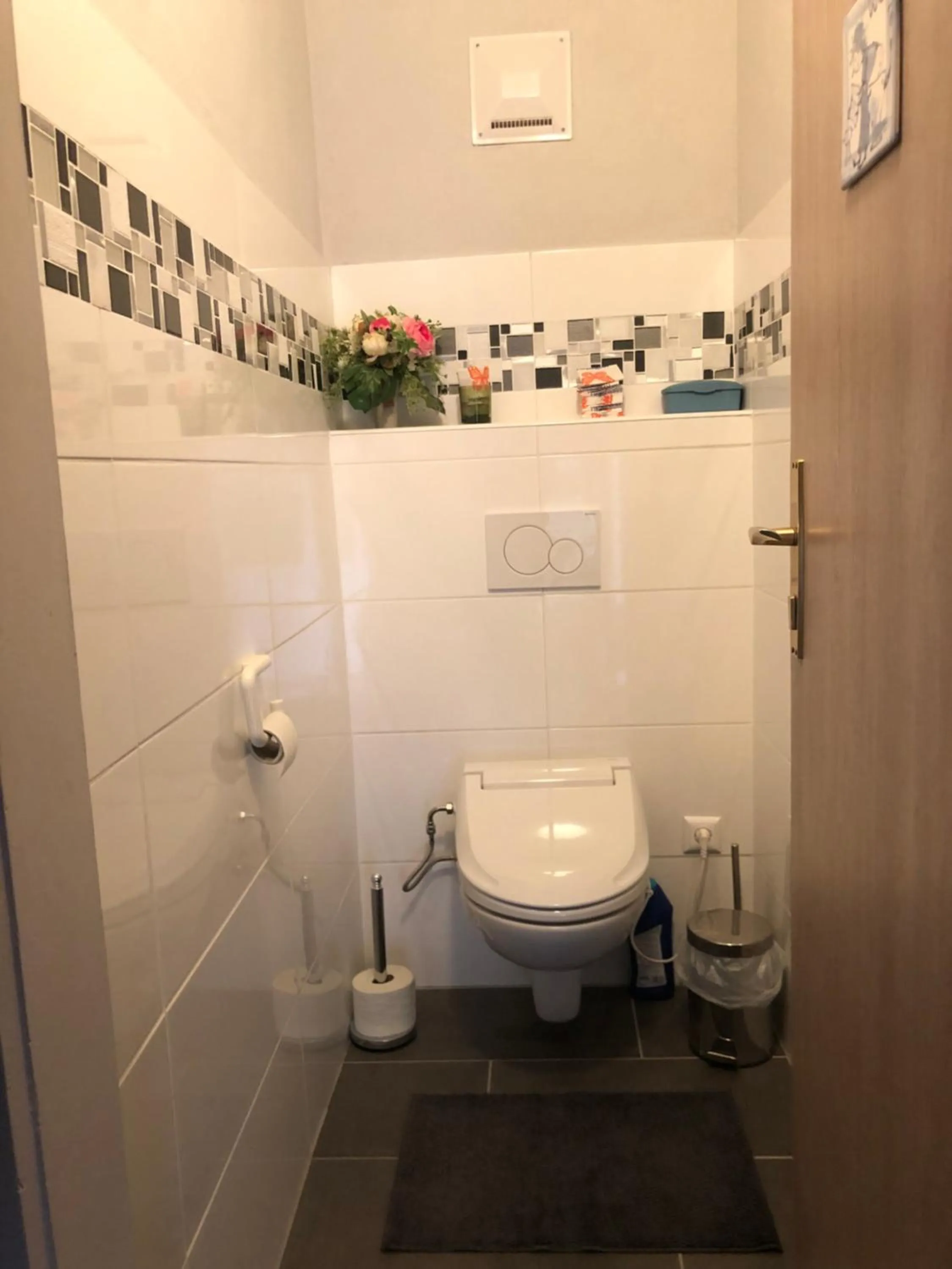 Toilet in Auszeit; Gästehaus & mehr