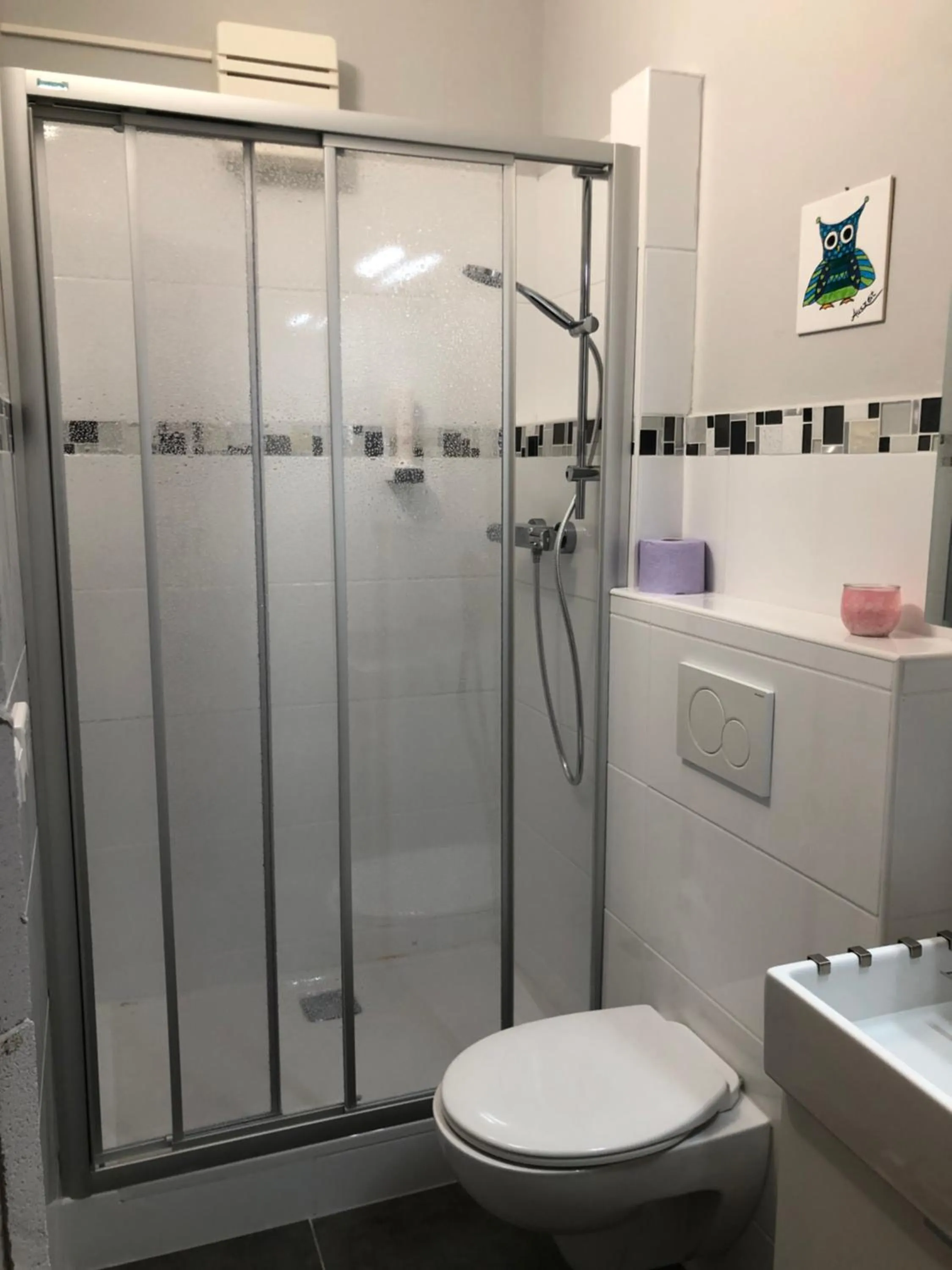 Shower in Auszeit; Gästehaus & mehr