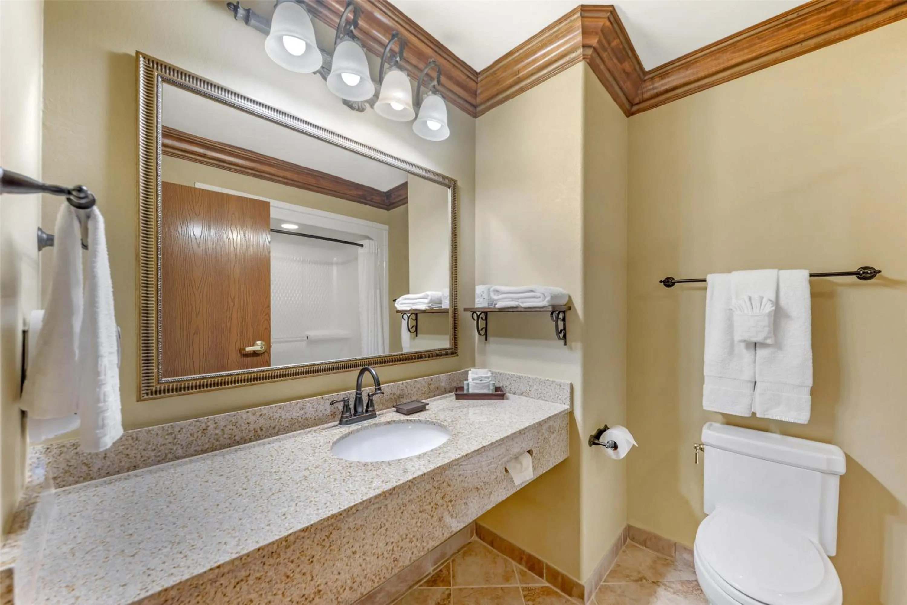 Bathroom in Best Western San Isidro Inn