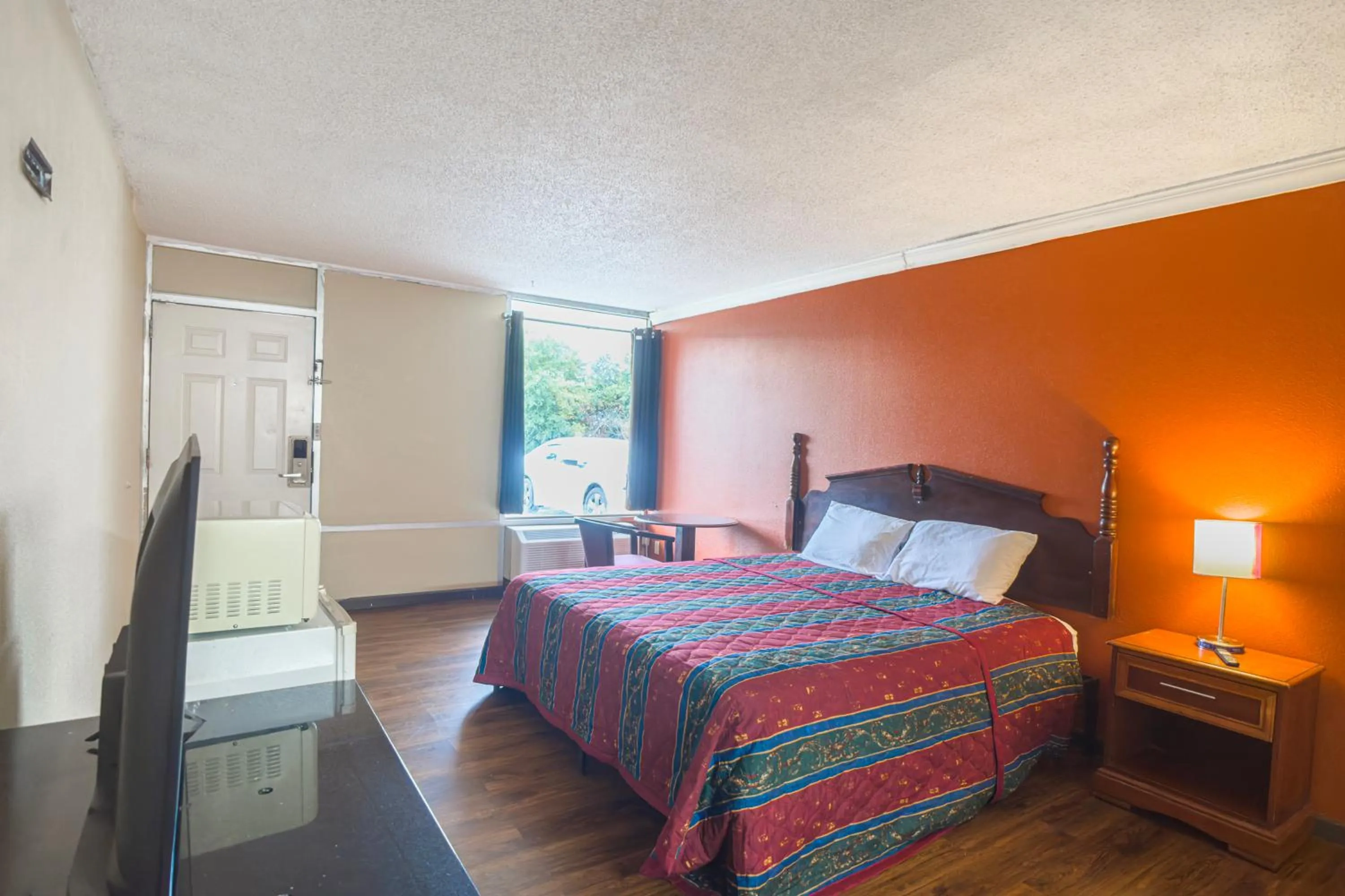 Bedroom, Bed in OYO Hotel Vienna I-75