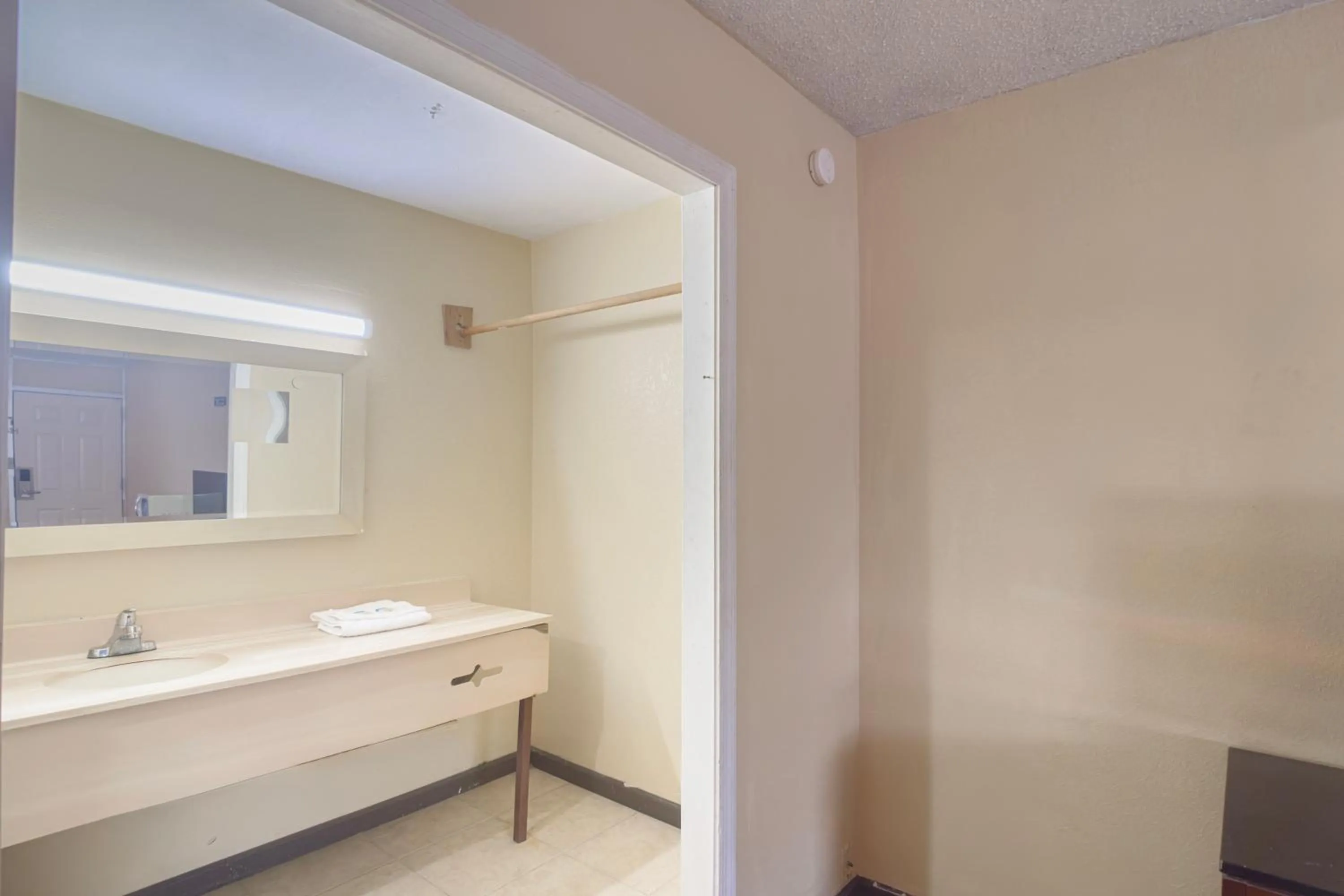 Bathroom in OYO Hotel Vienna I-75