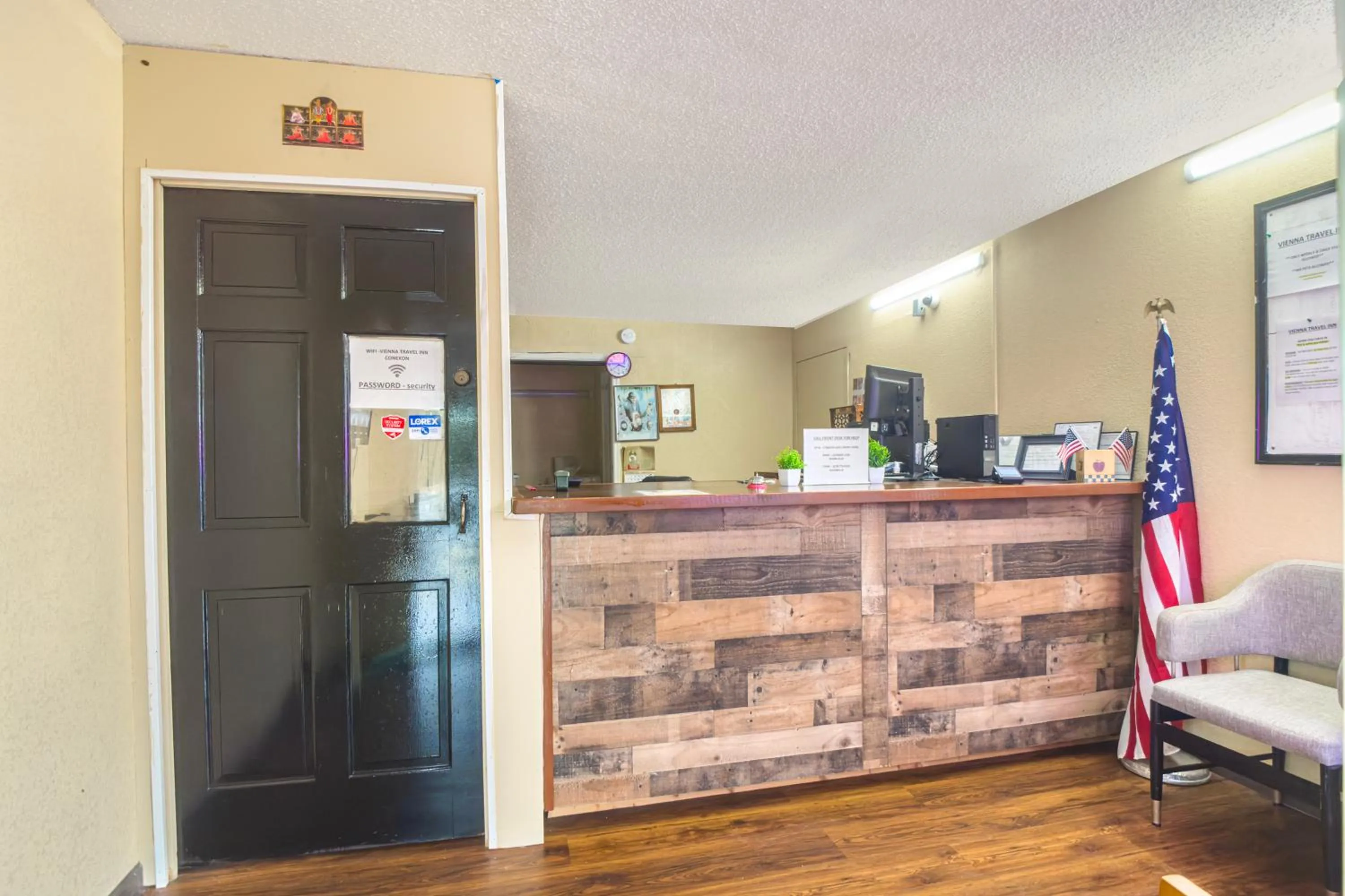 Lobby or reception in OYO Hotel Vienna I-75