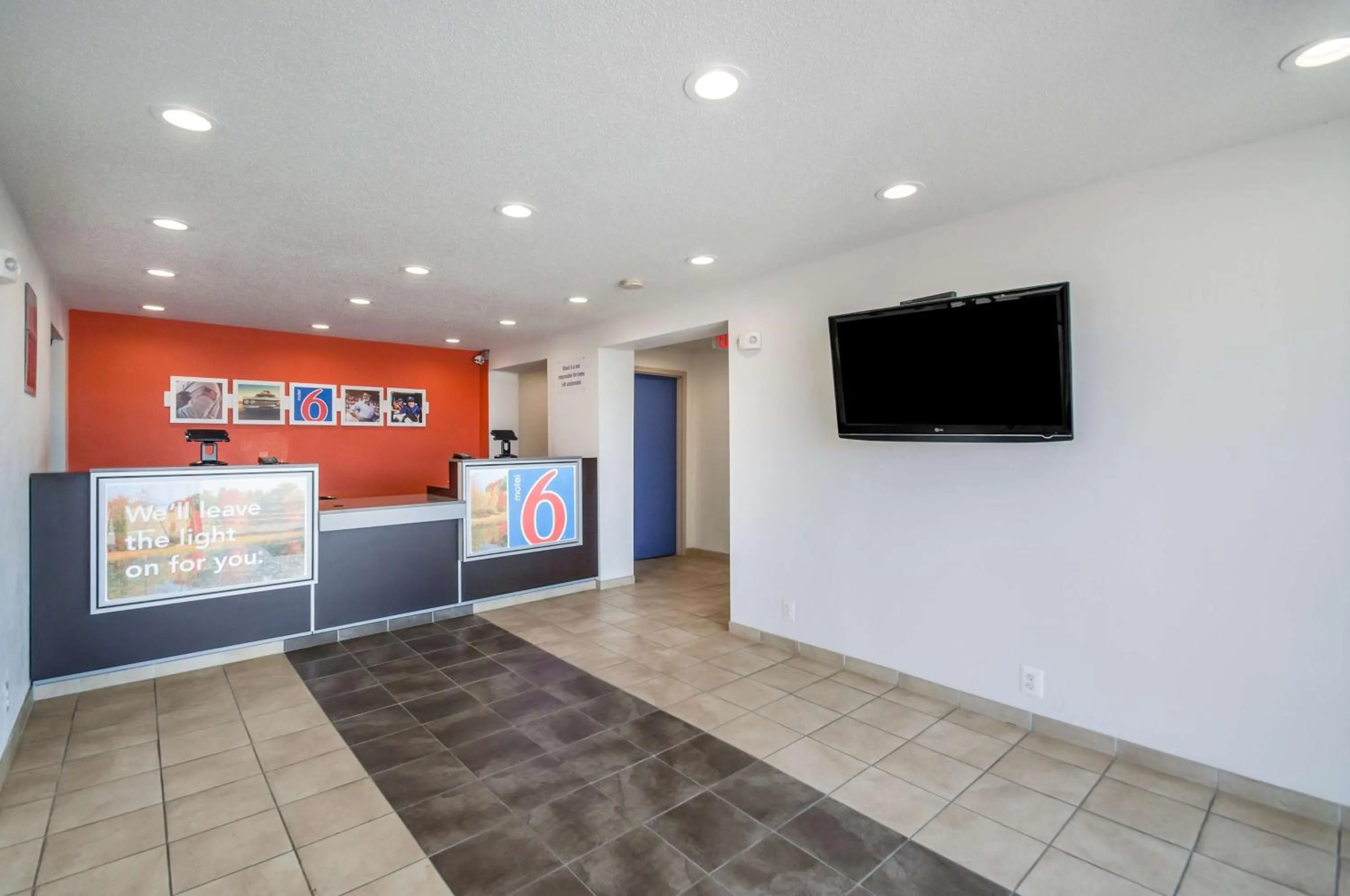 Lobby or reception in Motel 6-Odenton, MD - Fort Meade
