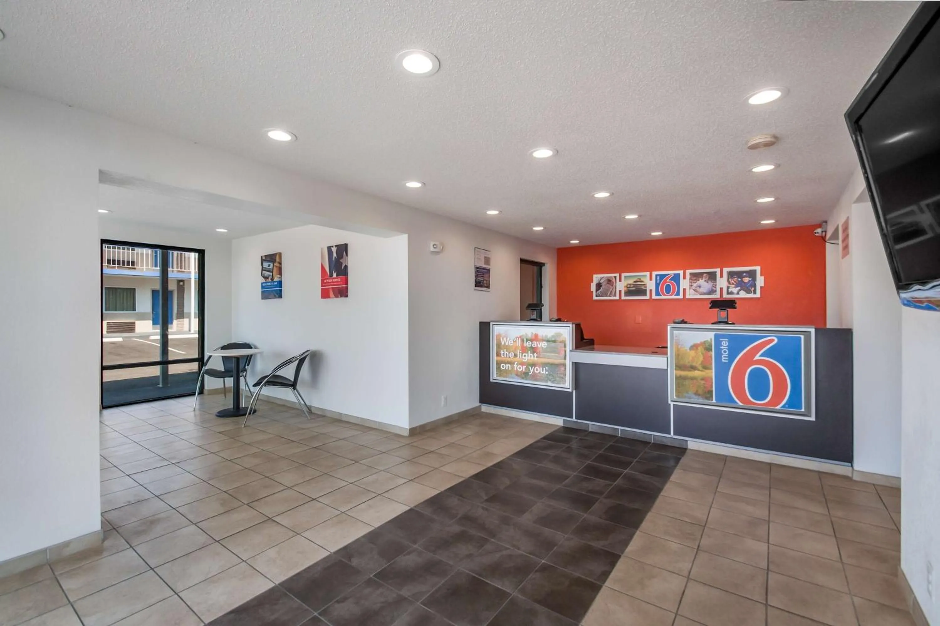 Lobby or reception in Motel 6-Odenton, MD - Fort Meade
