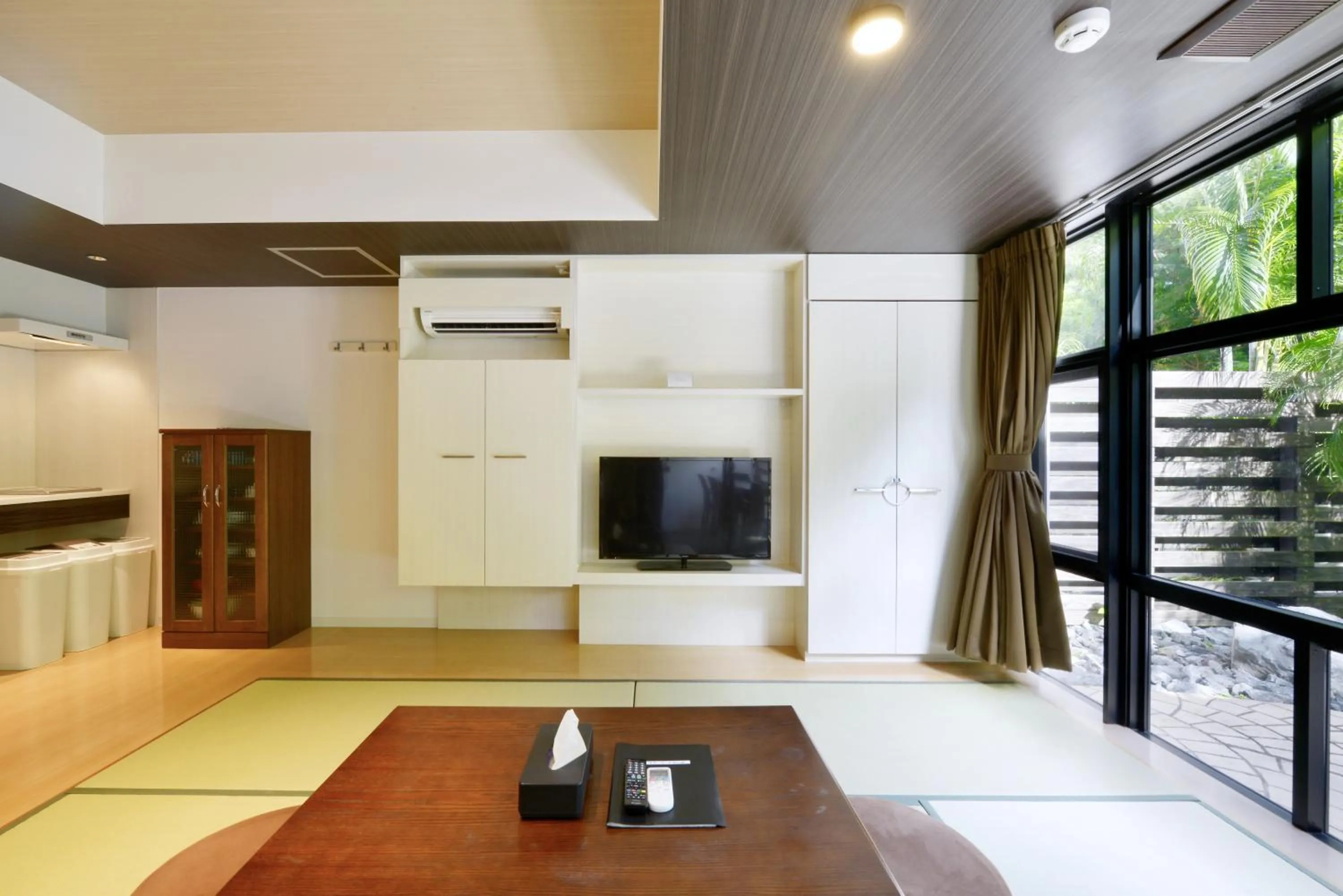 Photo of the whole room in Karry CONDO CHURAUMI