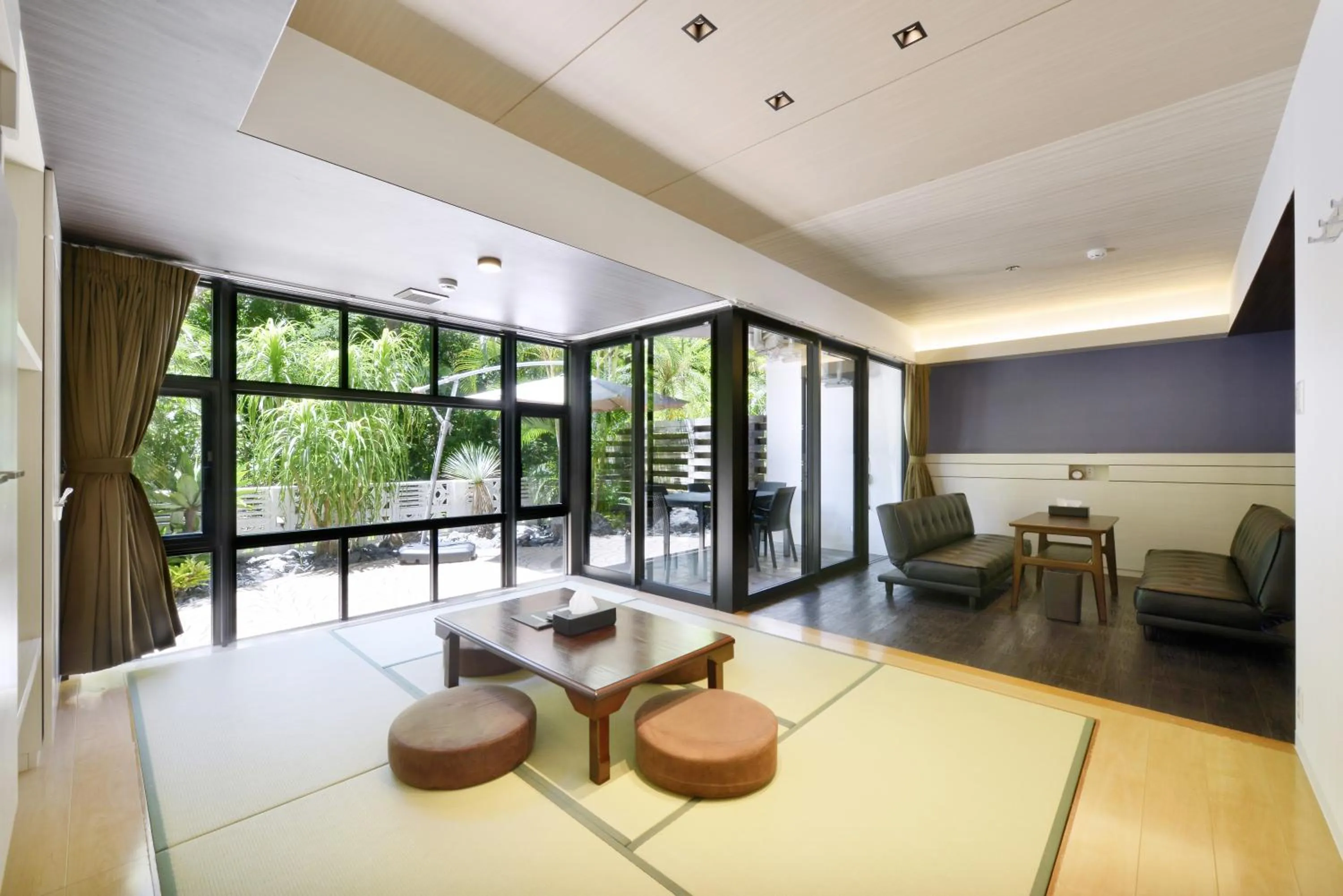 Photo of the whole room in Karry CONDO CHURAUMI