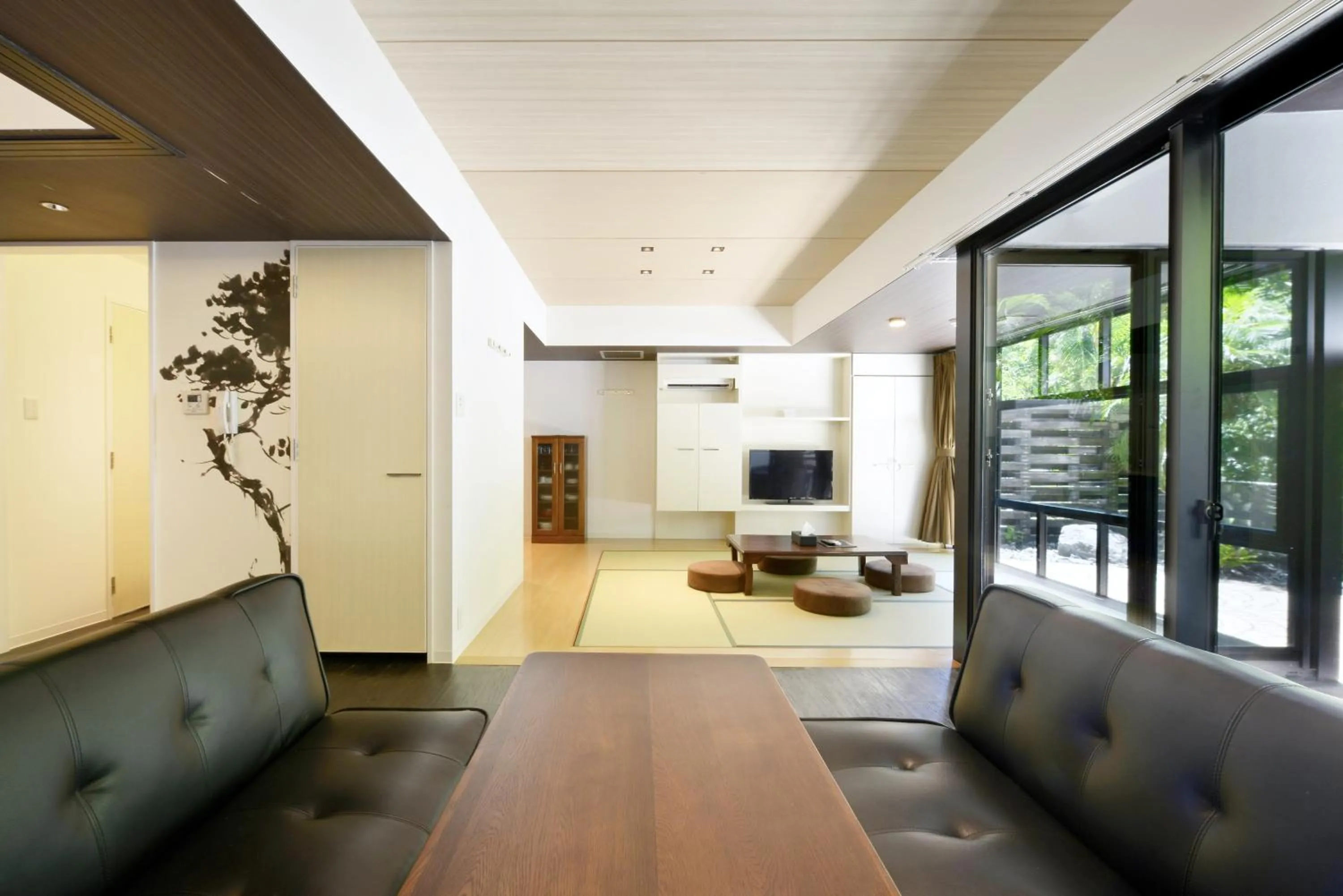 Photo of the whole room in Karry CONDO CHURAUMI