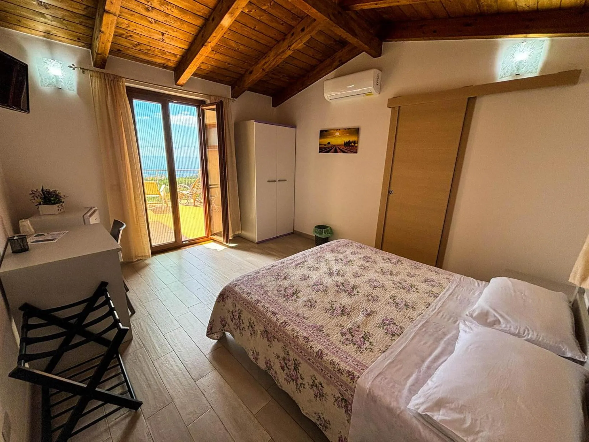 Bedroom, Bed in Tramonti d'Oro