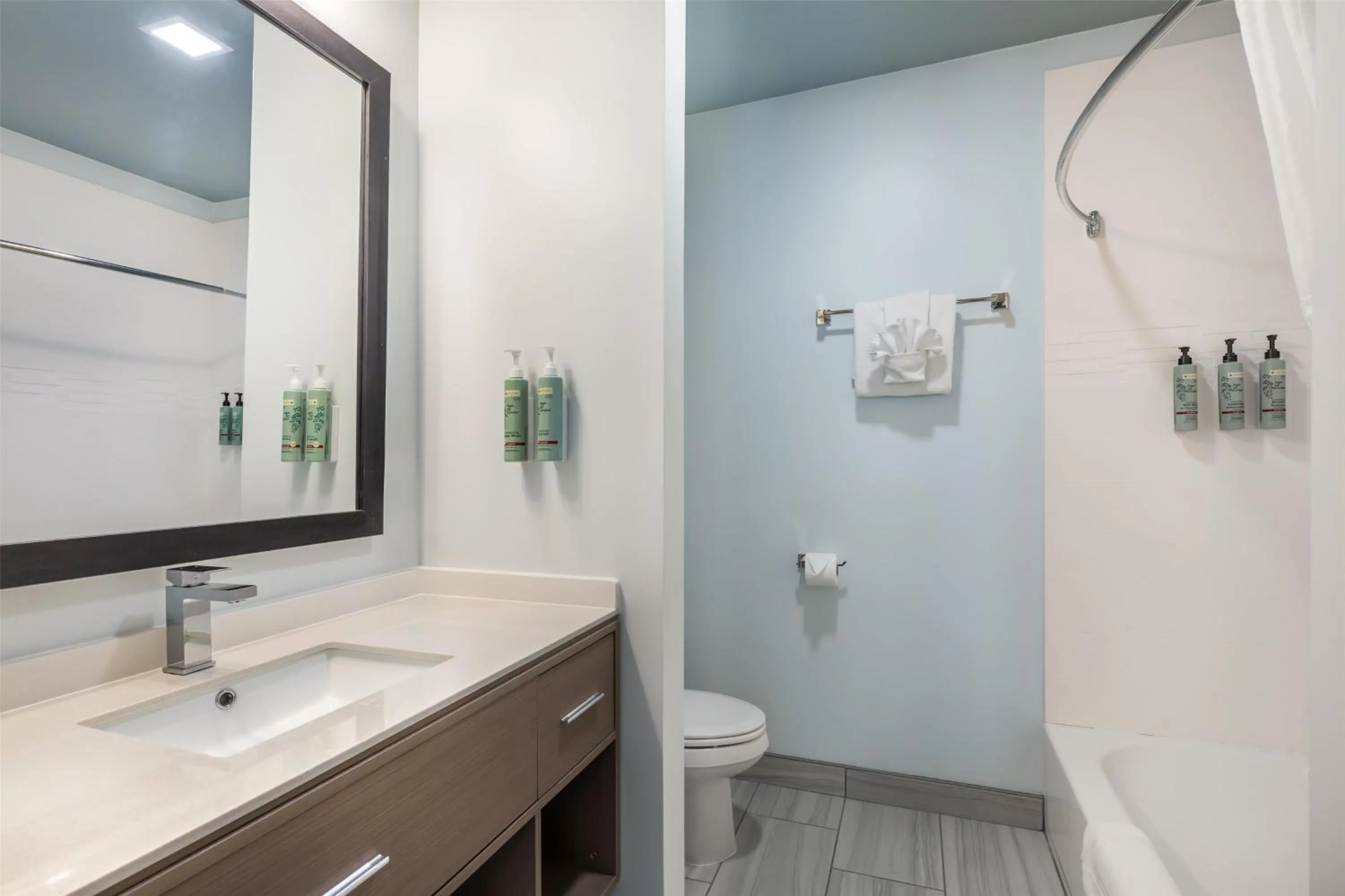 Bathroom in Best Western Manchester