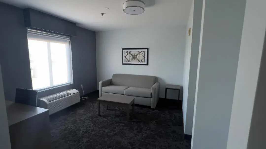 Deluxe King Suite in Best Western Manchester Deluxe King Suite in Best Western Manchester