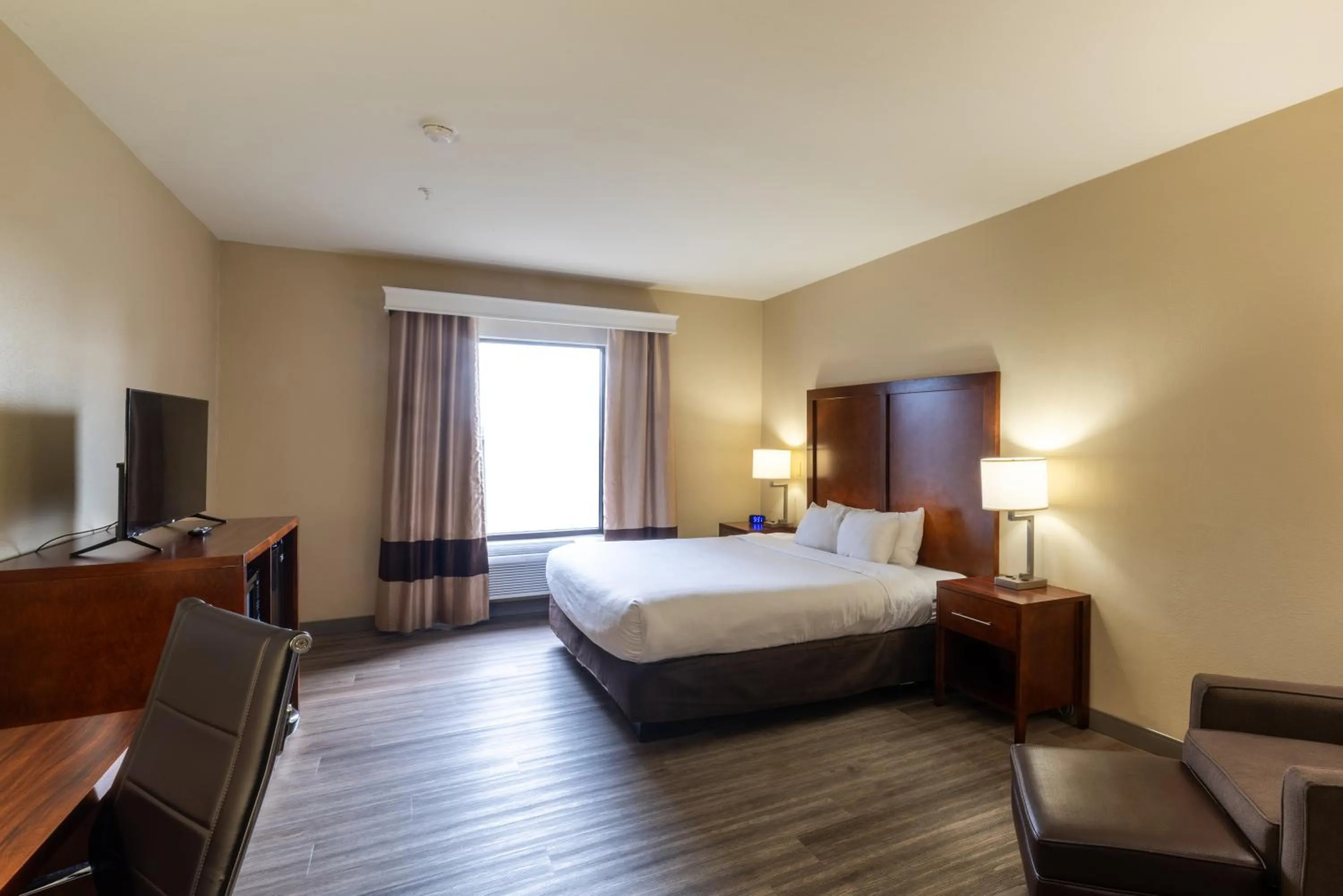 Bed in Sonesta Essential - Baton Rouge Airport