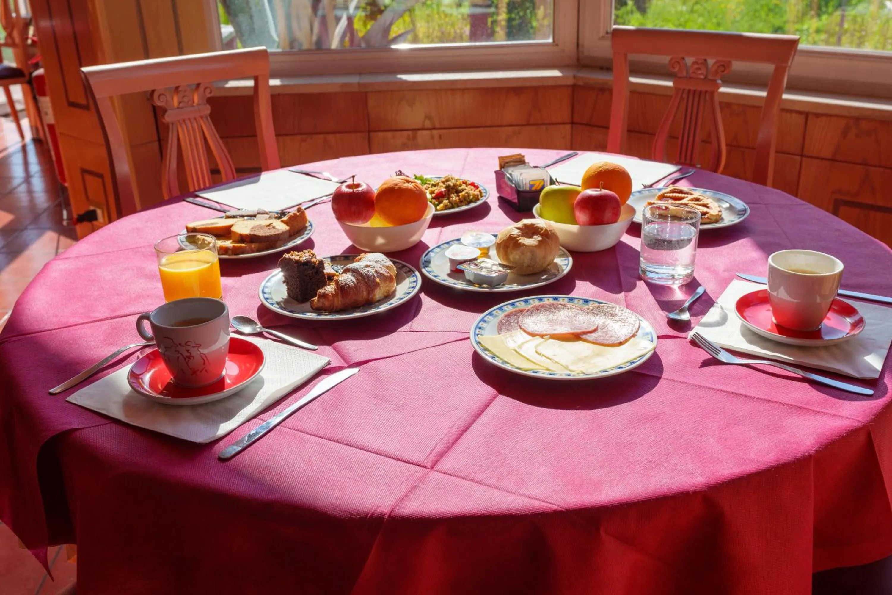 Restaurant/places to eat in Hotel Villa Strassoldo "Ex Attianese Hotel Restaurant"