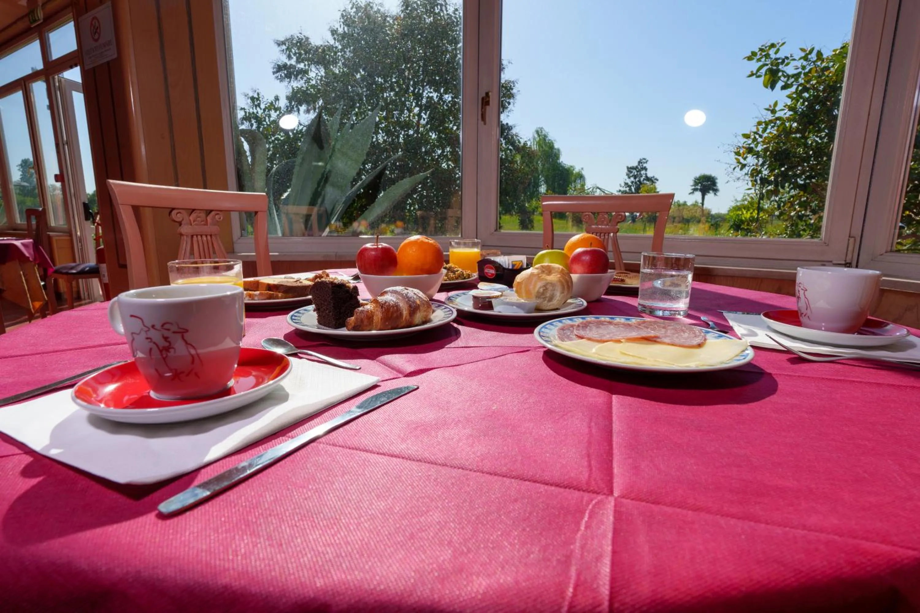 Breakfast in Hotel Villa Strassoldo "Ex Attianese Hotel Restaurant"