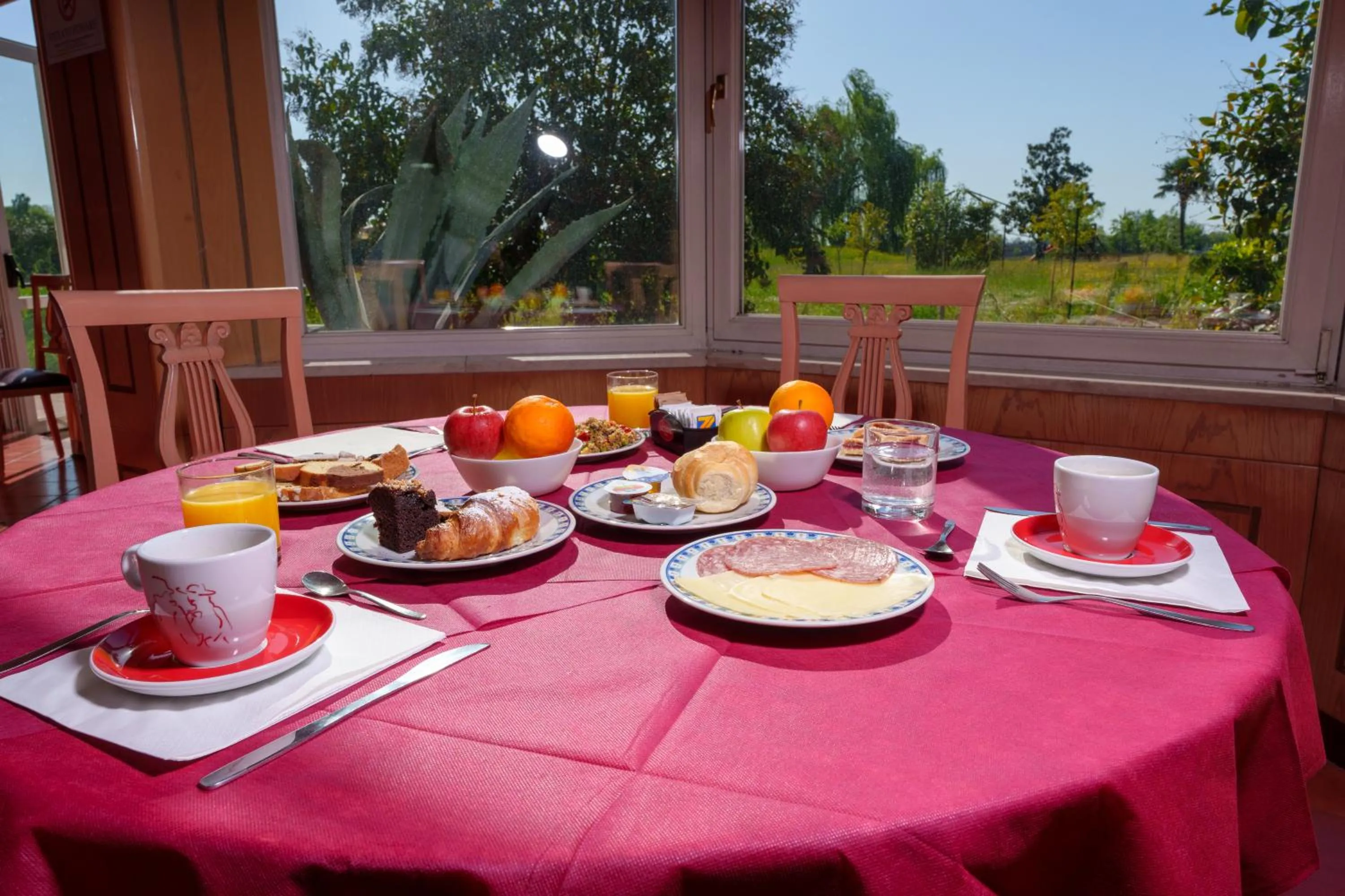 Breakfast in Hotel Villa Strassoldo "Ex Attianese Hotel Restaurant"