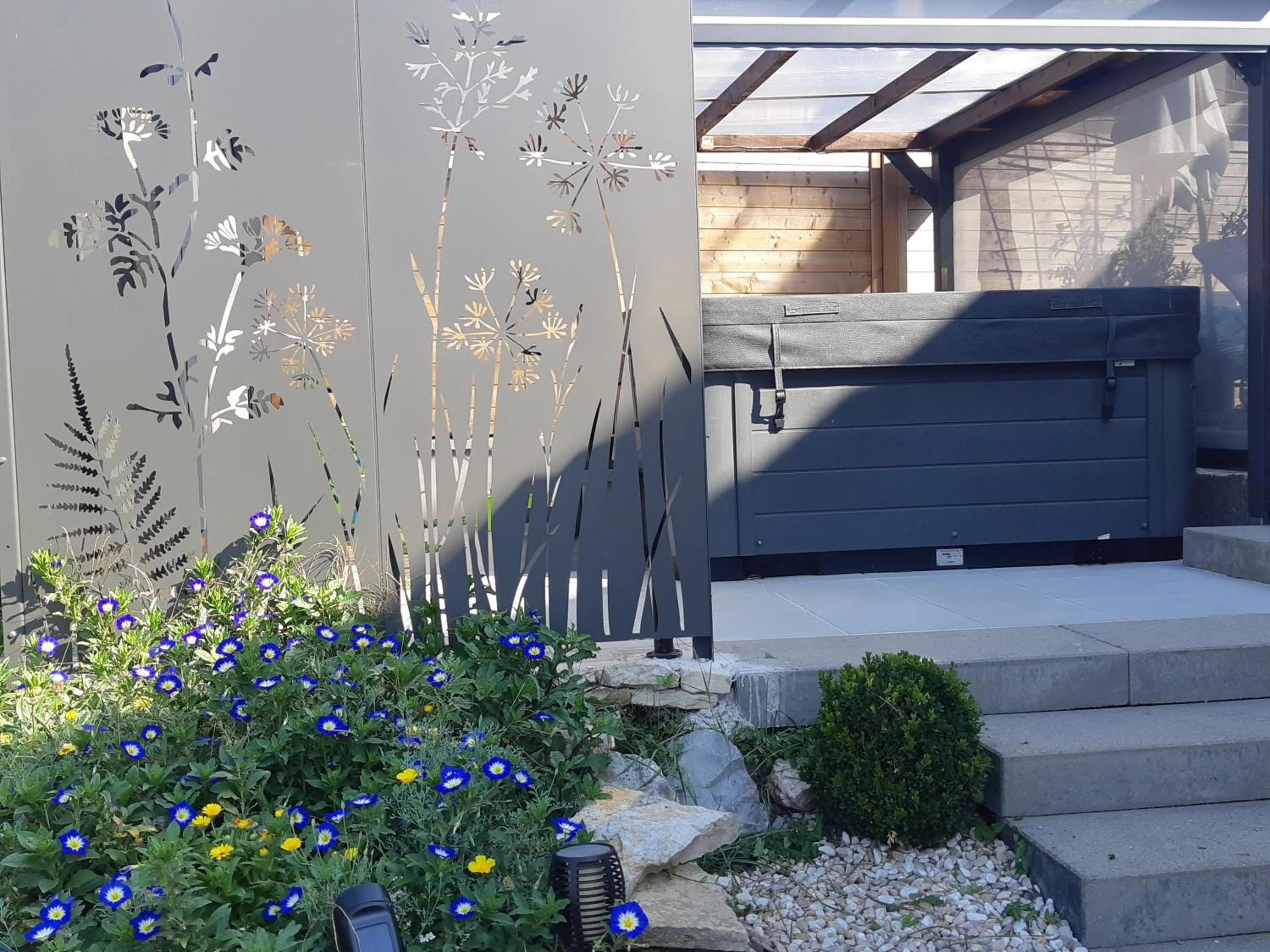 Swimming pool in La Villanelle maison d'hôtes