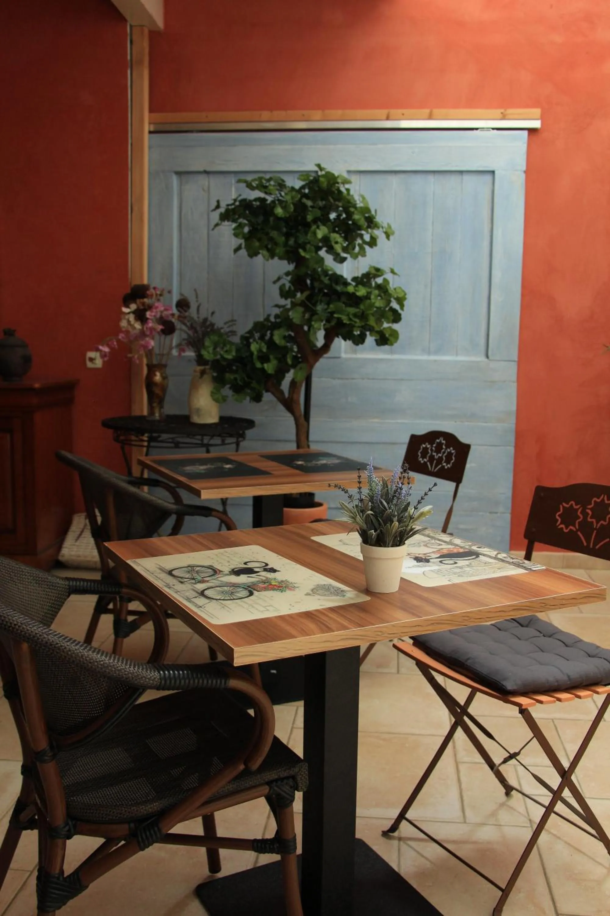 Restaurant/places to eat in La Villanelle maison d'hôtes