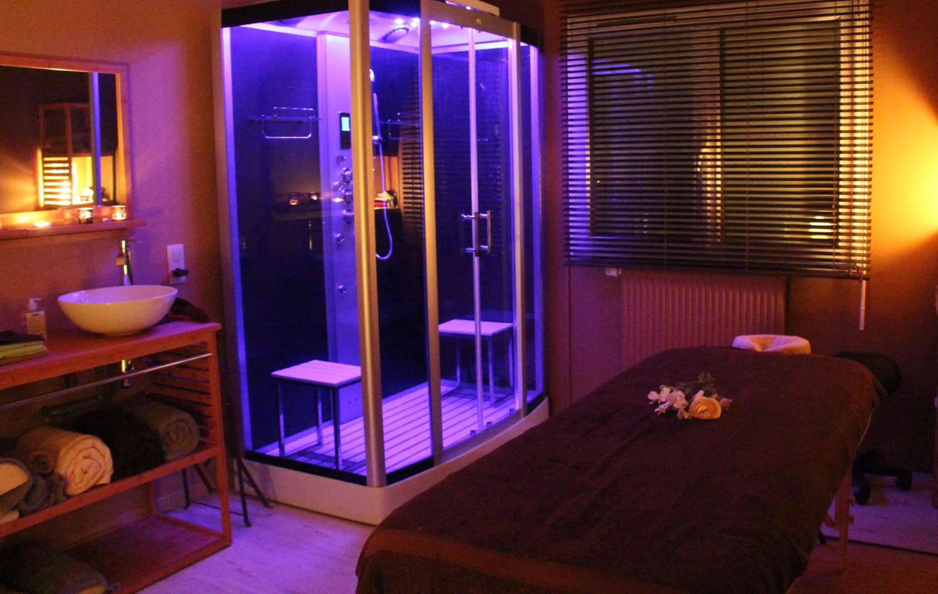 Spa and wellness centre/facilities in La Villanelle maison d'hôtes