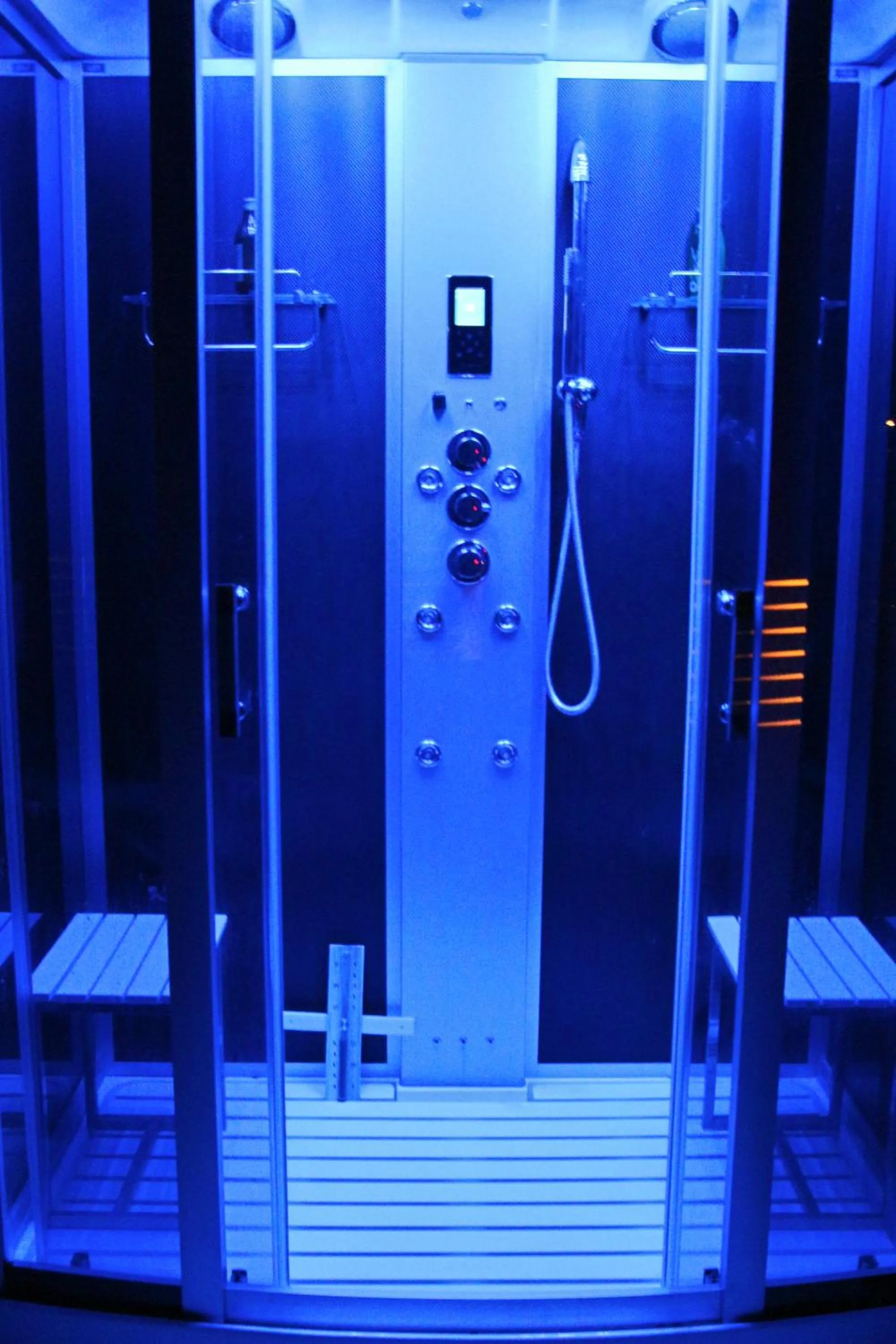 Steam room in La Villanelle maison d'hôtes