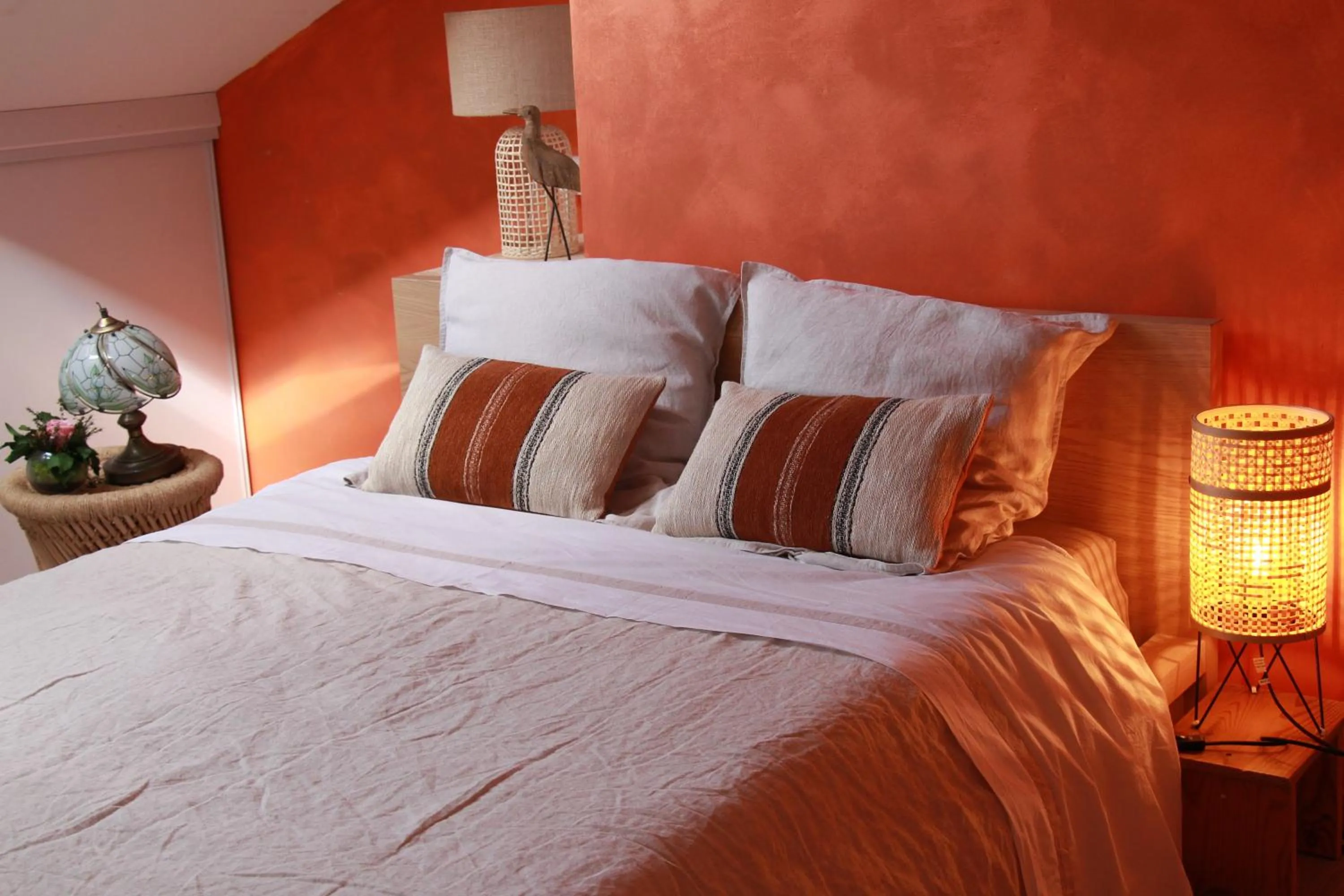 Bed in La Villanelle maison d'hôtes